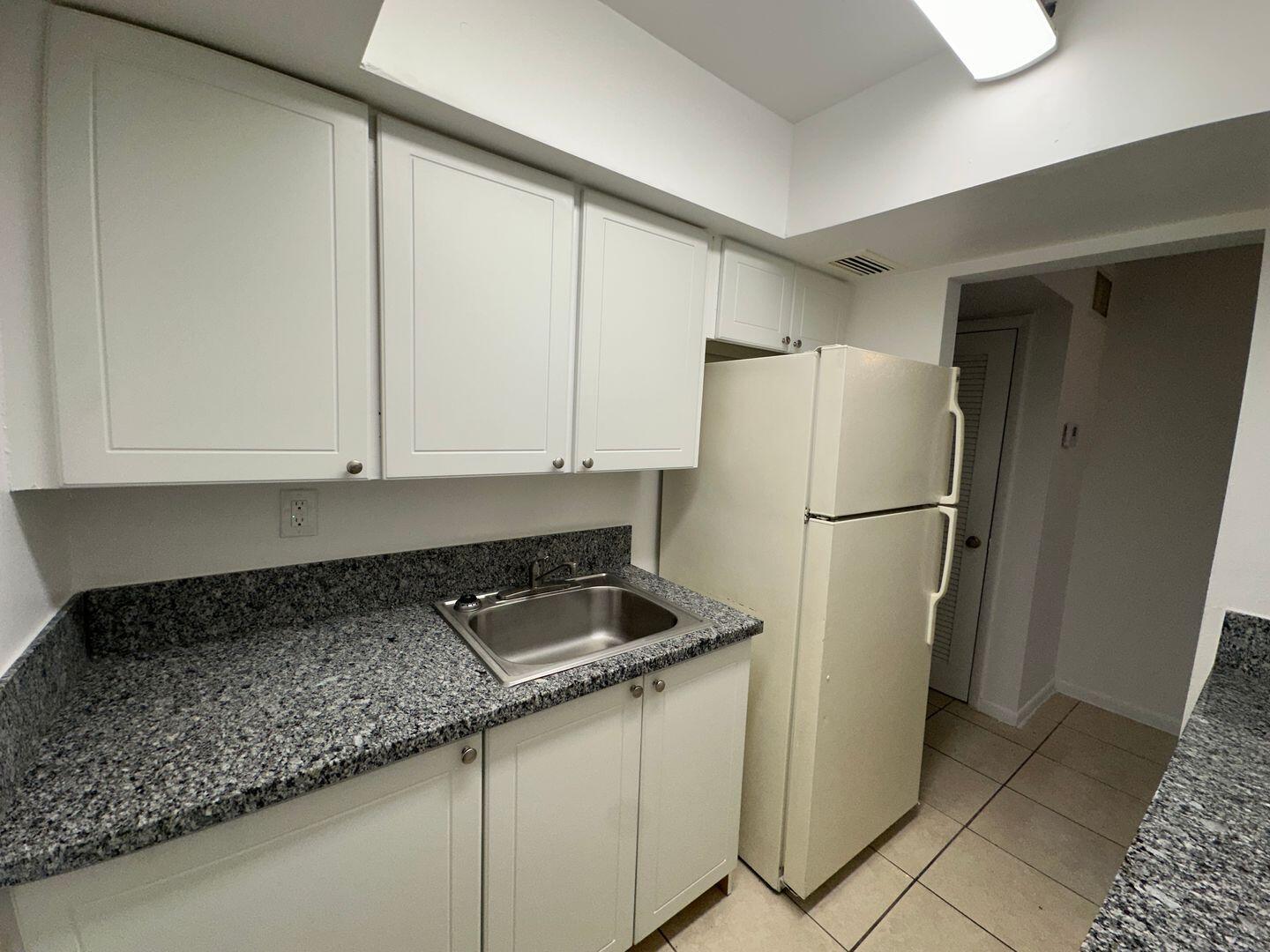 PALM BEACH LAKES SOUTH - Residential Lease