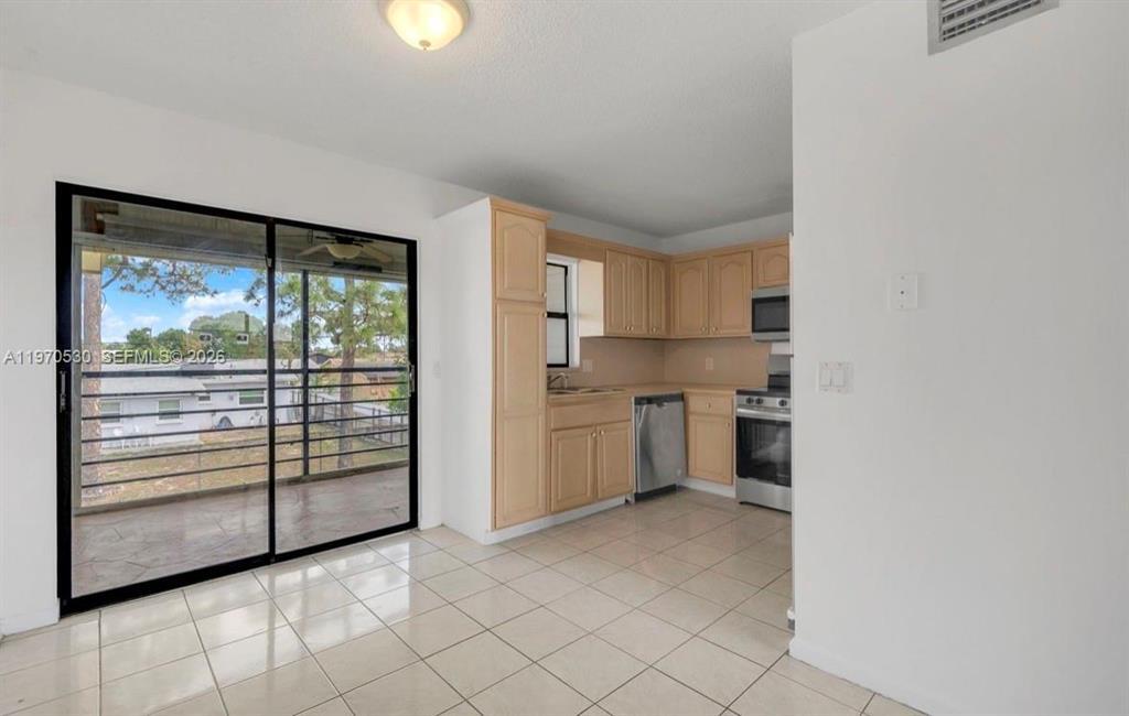 SHERWOOD VILLAGE CONDO - Residential Lease