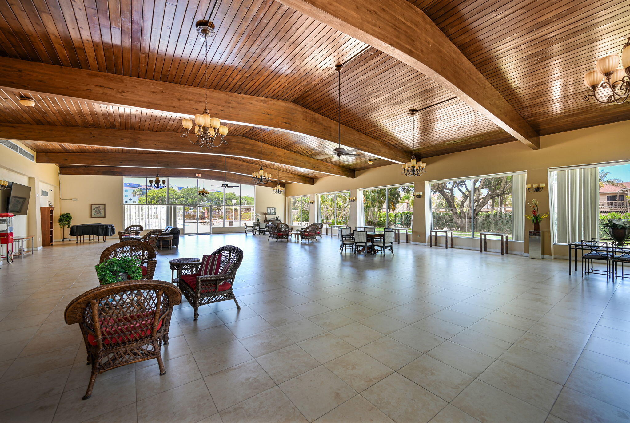 BREAKWATERS OF THE PALM BEACHES CONDO - Residential