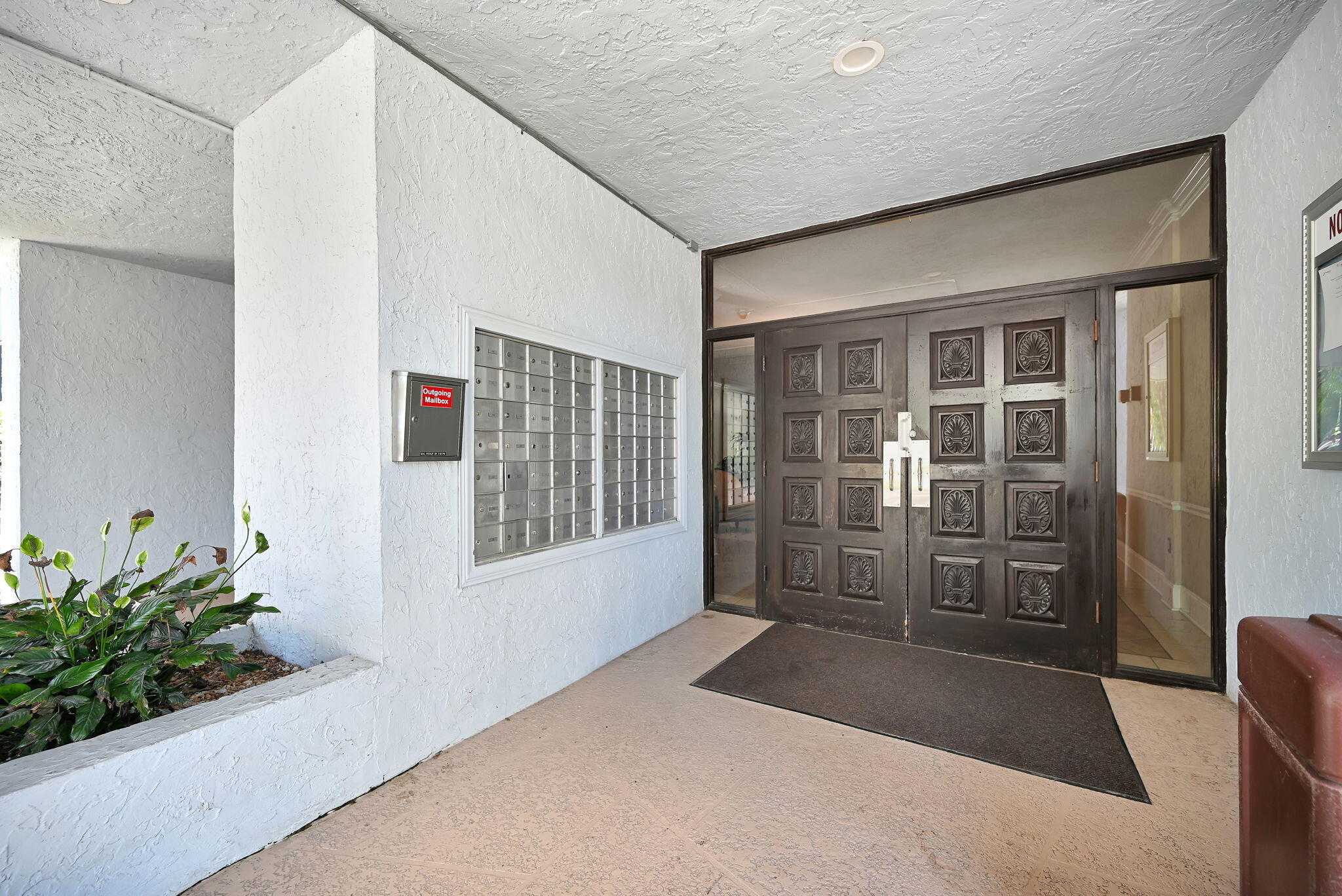 BREAKWATERS OF THE PALM BEACHES CONDO - Residential