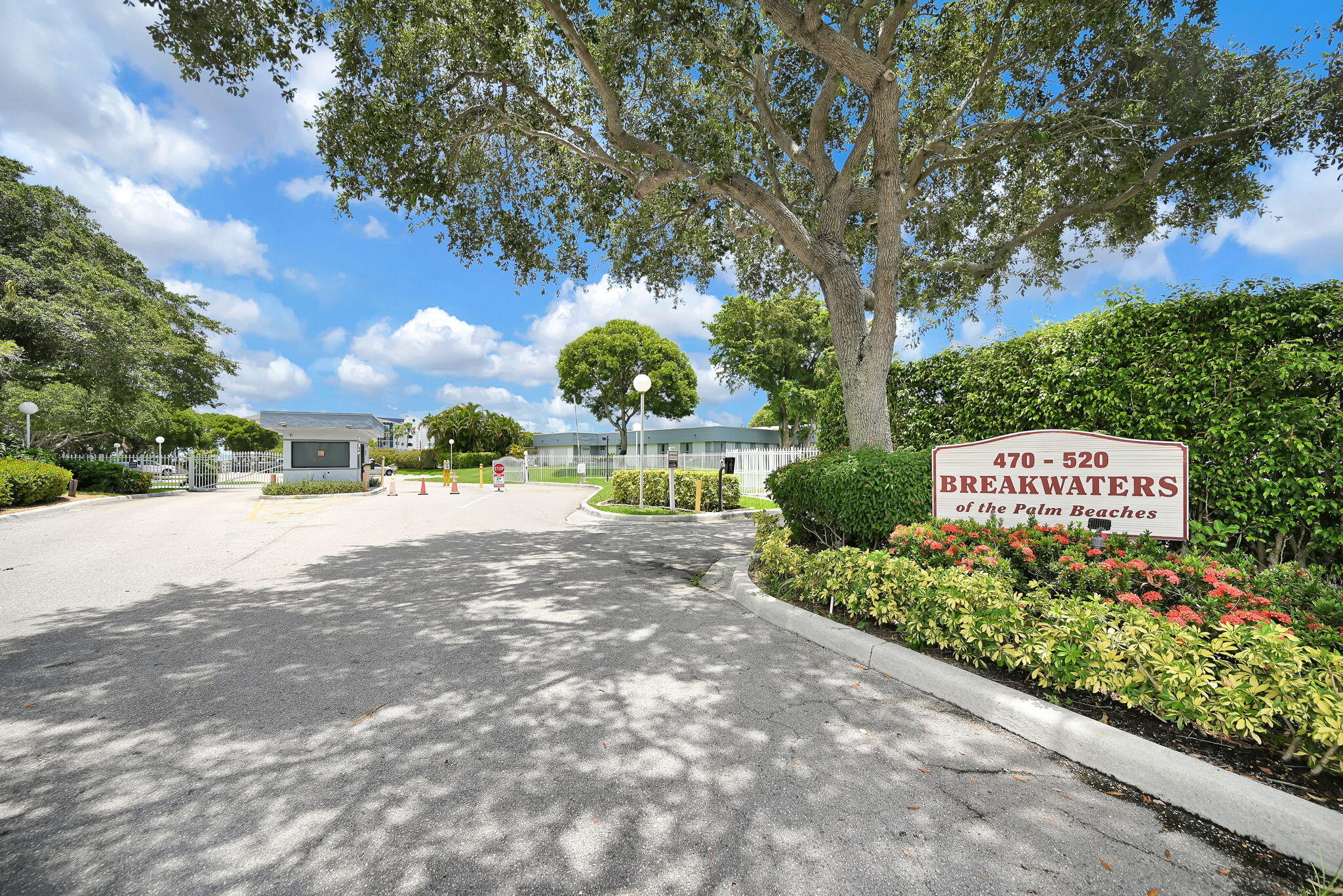 BREAKWATERS OF THE PALM BEACHES CONDO - Residential