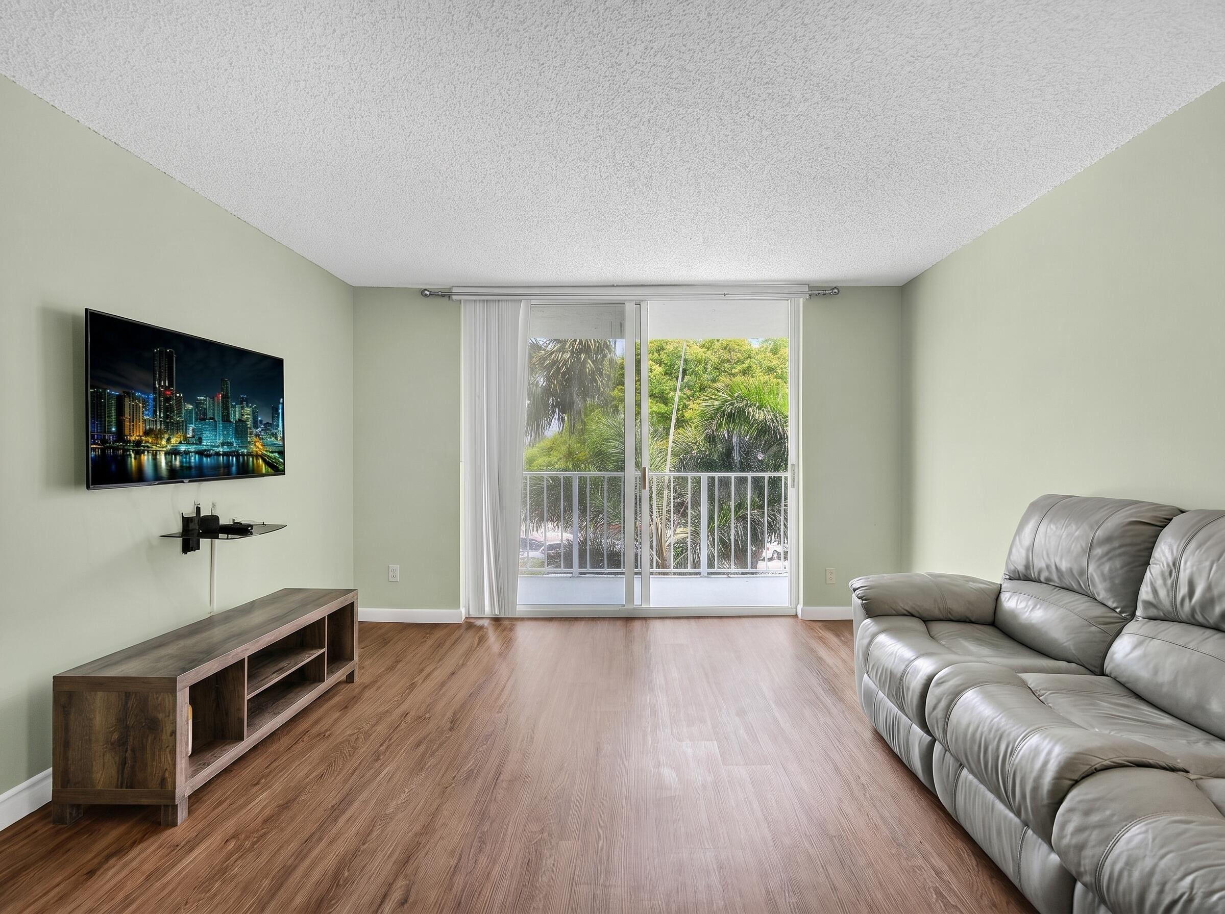 BREAKWATERS OF THE PALM BEACHES CONDO - Residential