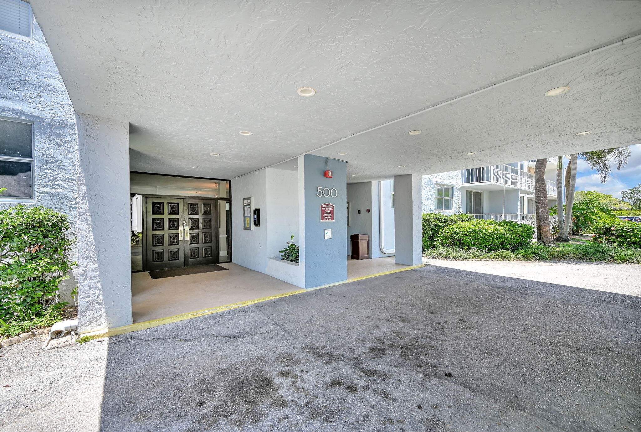 BREAKWATERS OF THE PALM BEACHES CONDO - Residential