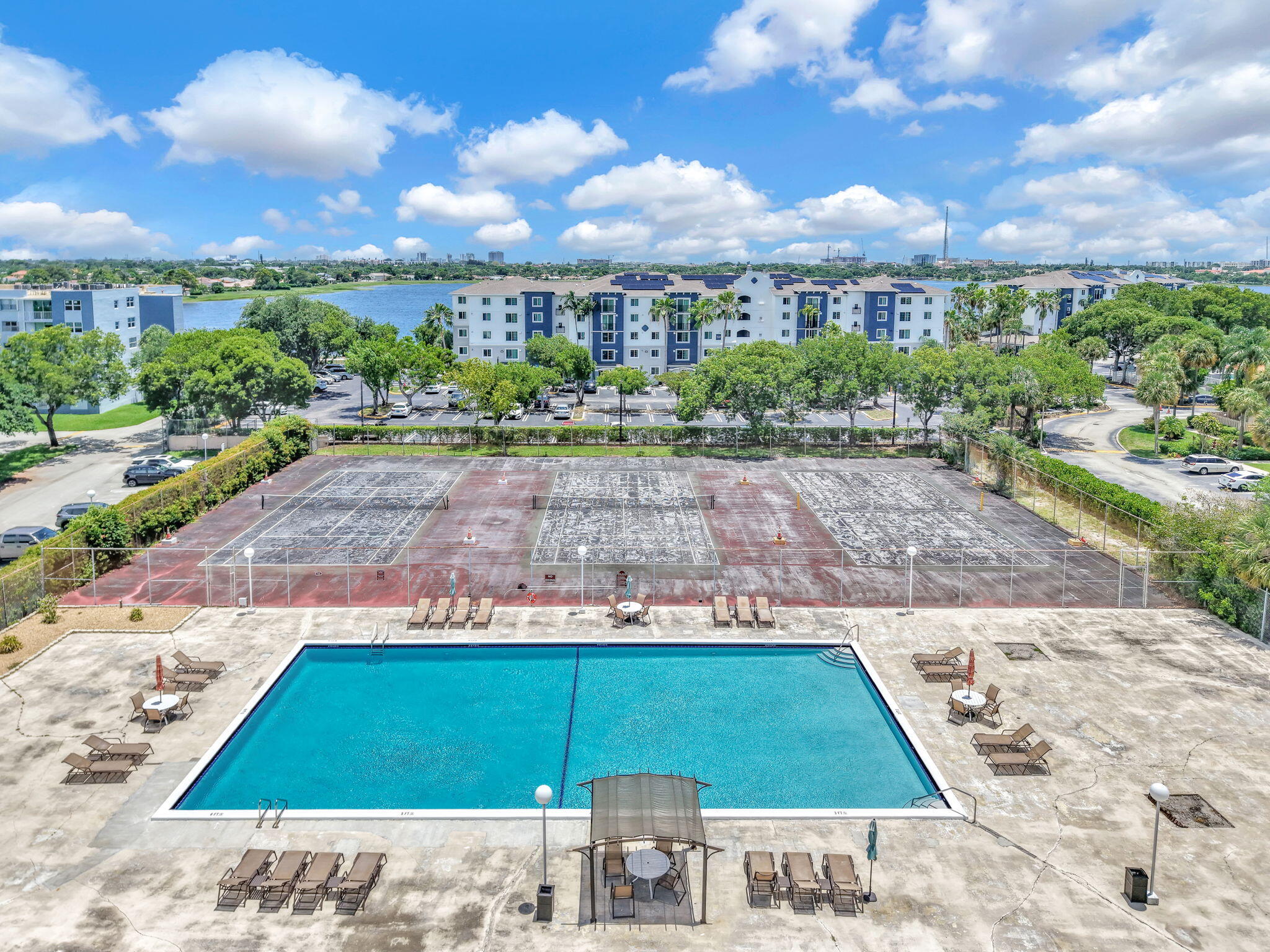 BREAKWATERS OF THE PALM BEACHES CONDO - Residential