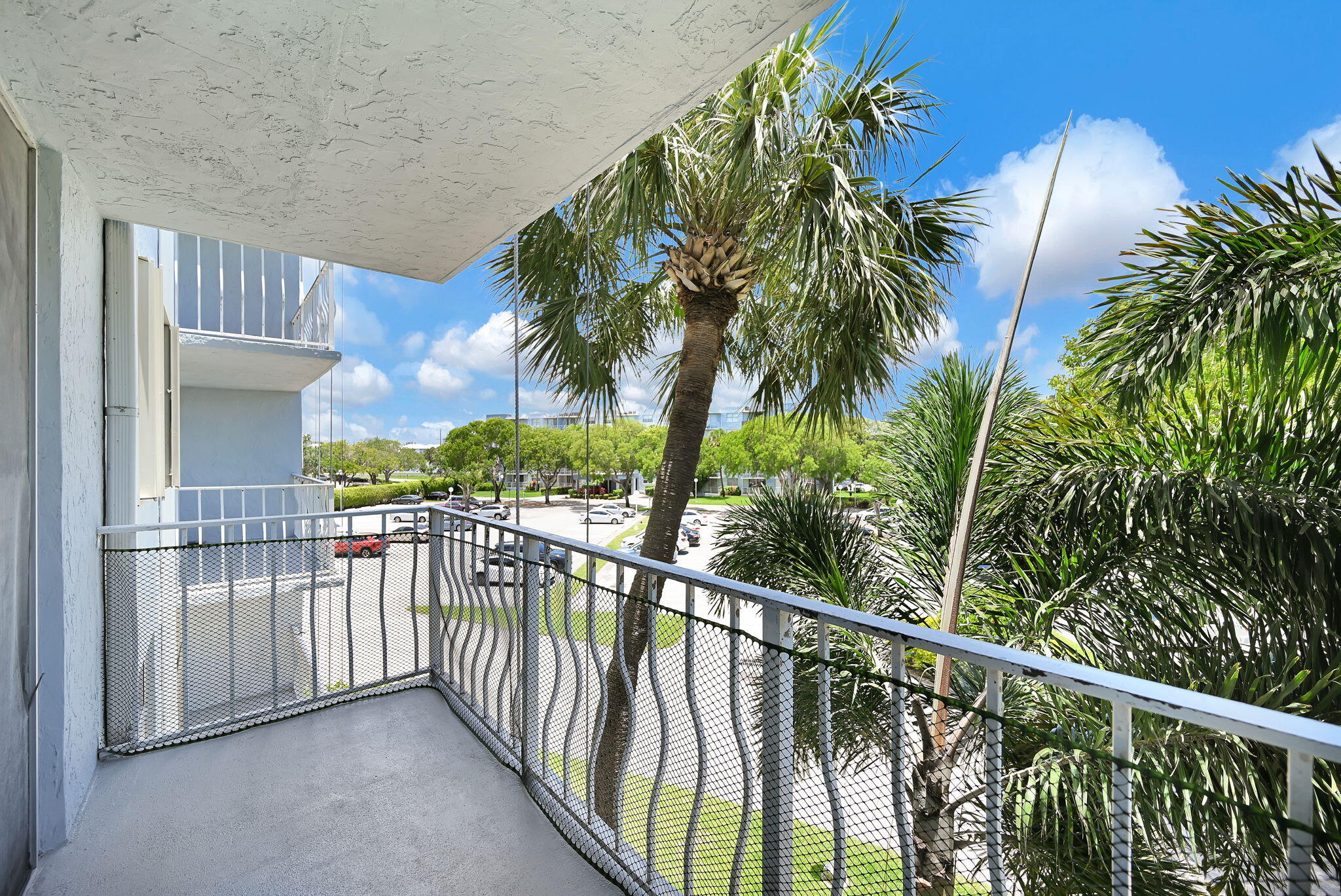 BREAKWATERS OF THE PALM BEACHES CONDO - Residential