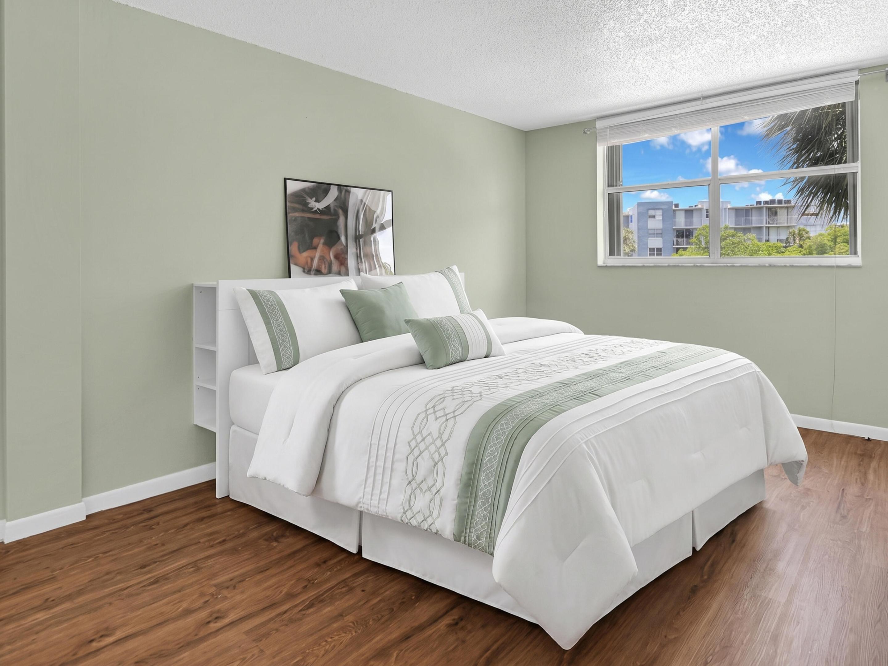 BREAKWATERS OF THE PALM BEACHES CONDO - Residential