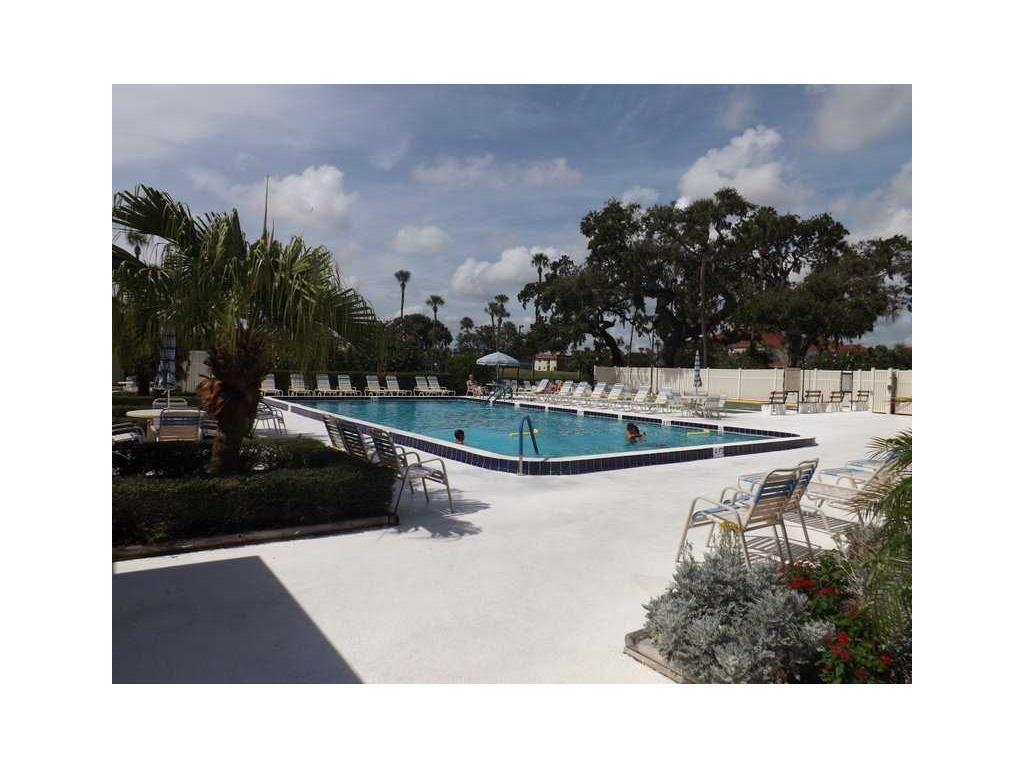 VISTA ROYALE PHASE IV BLDGS 83-111 - Residential