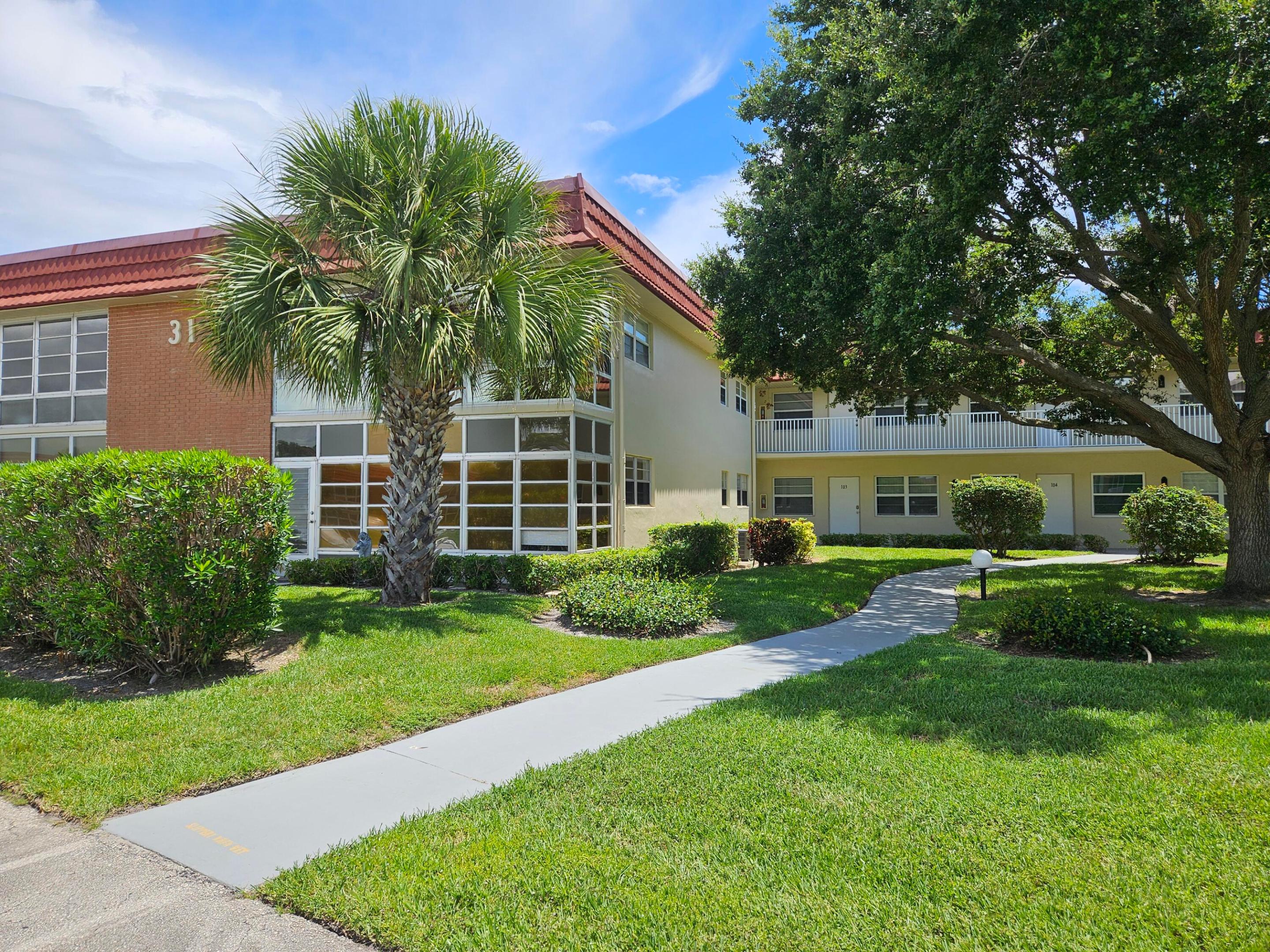 VISTA ROYALE PHASE IV BLDGS 83-111 - Residential