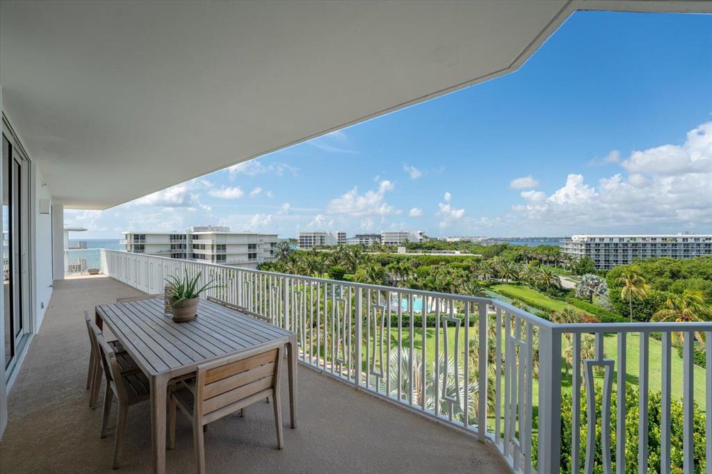 TWENTY FIVE HUNDRED SOUTH OCEAN BLVD CONDO - Residential