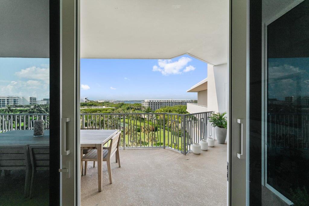 TWENTY FIVE HUNDRED SOUTH OCEAN BLVD CONDO - Residential