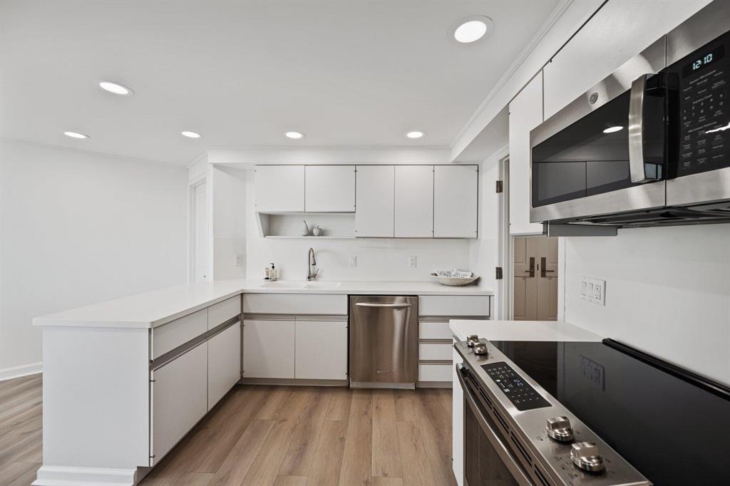 TWENTY FIVE HUNDRED SOUTH OCEAN BLVD CONDO - Residential