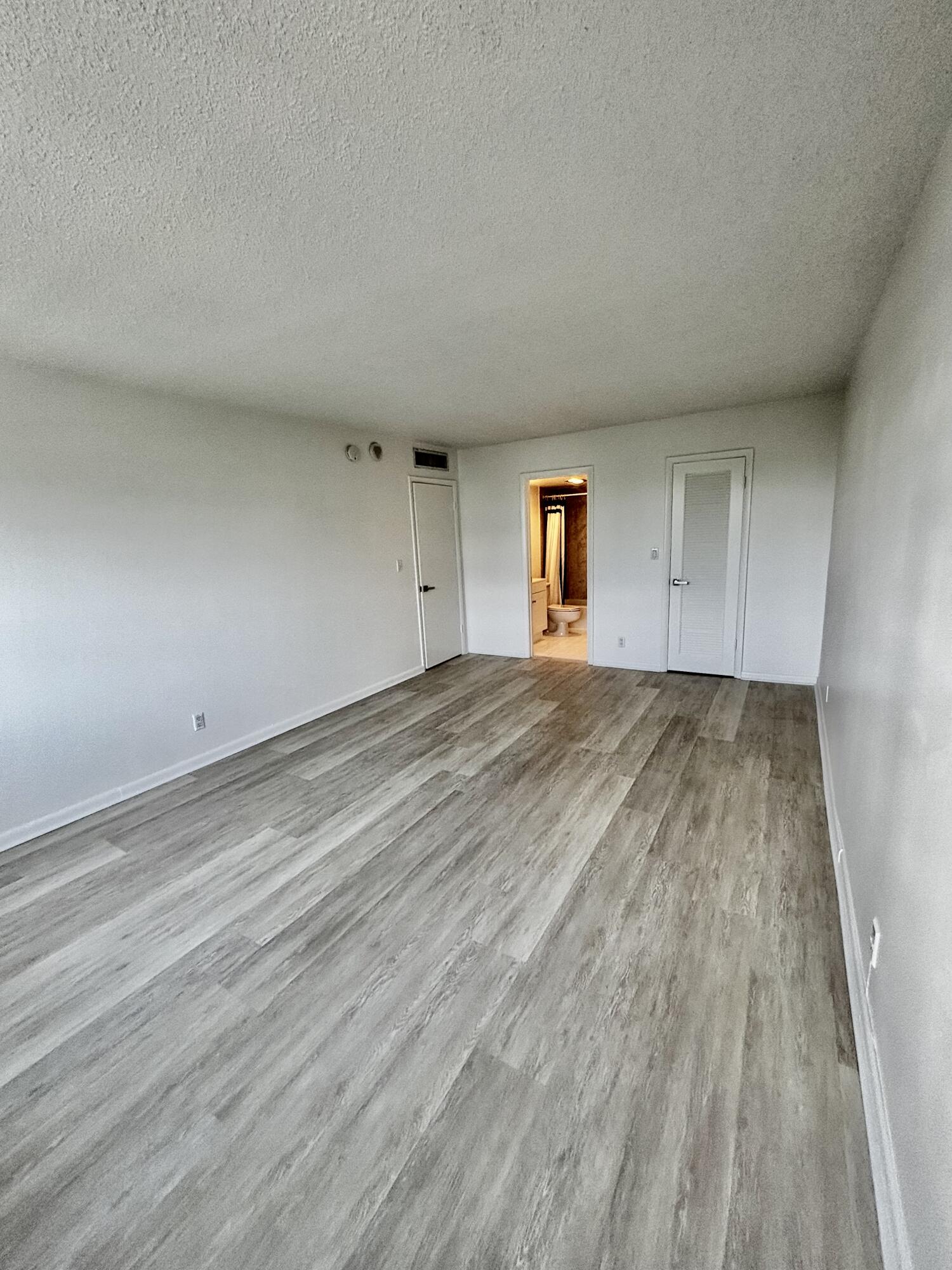 ESSEX TOWER CONDO - Residential Lease