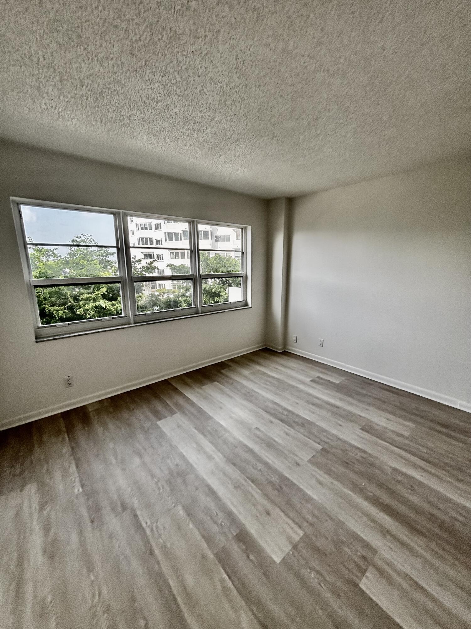 ESSEX TOWER CONDO - Residential Lease
