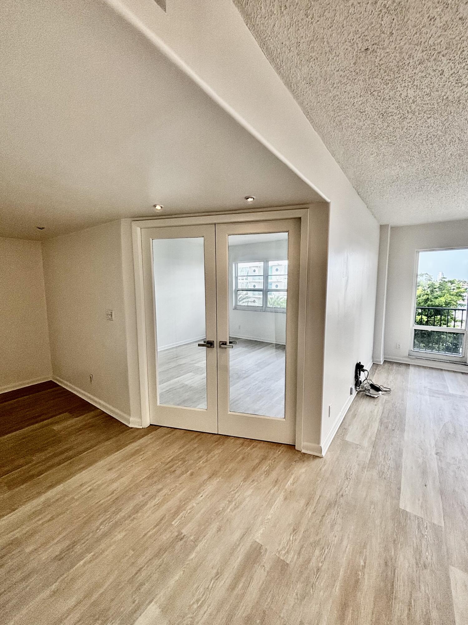 ESSEX TOWER CONDO - Residential Lease