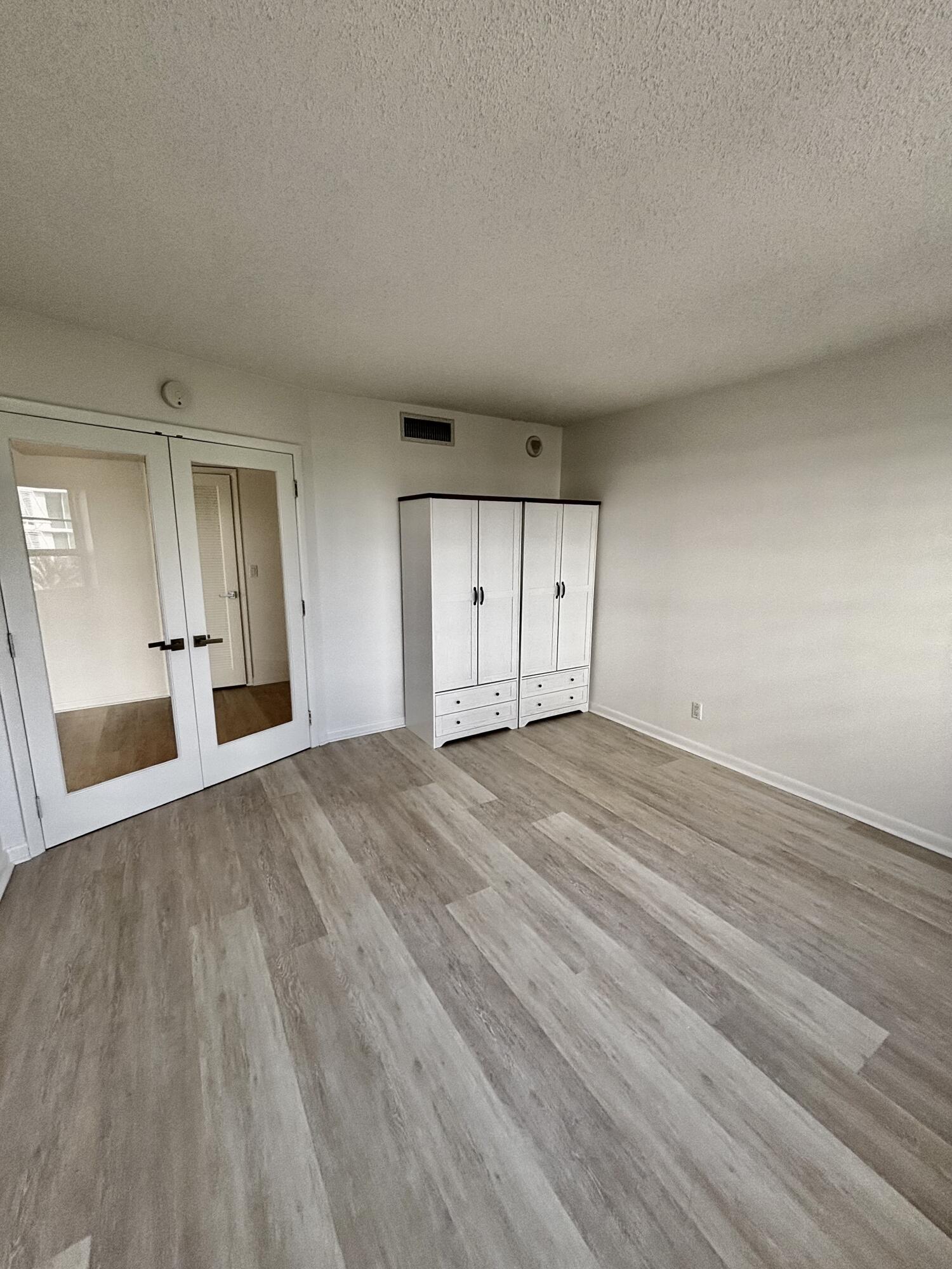 ESSEX TOWER CONDO - Residential Lease