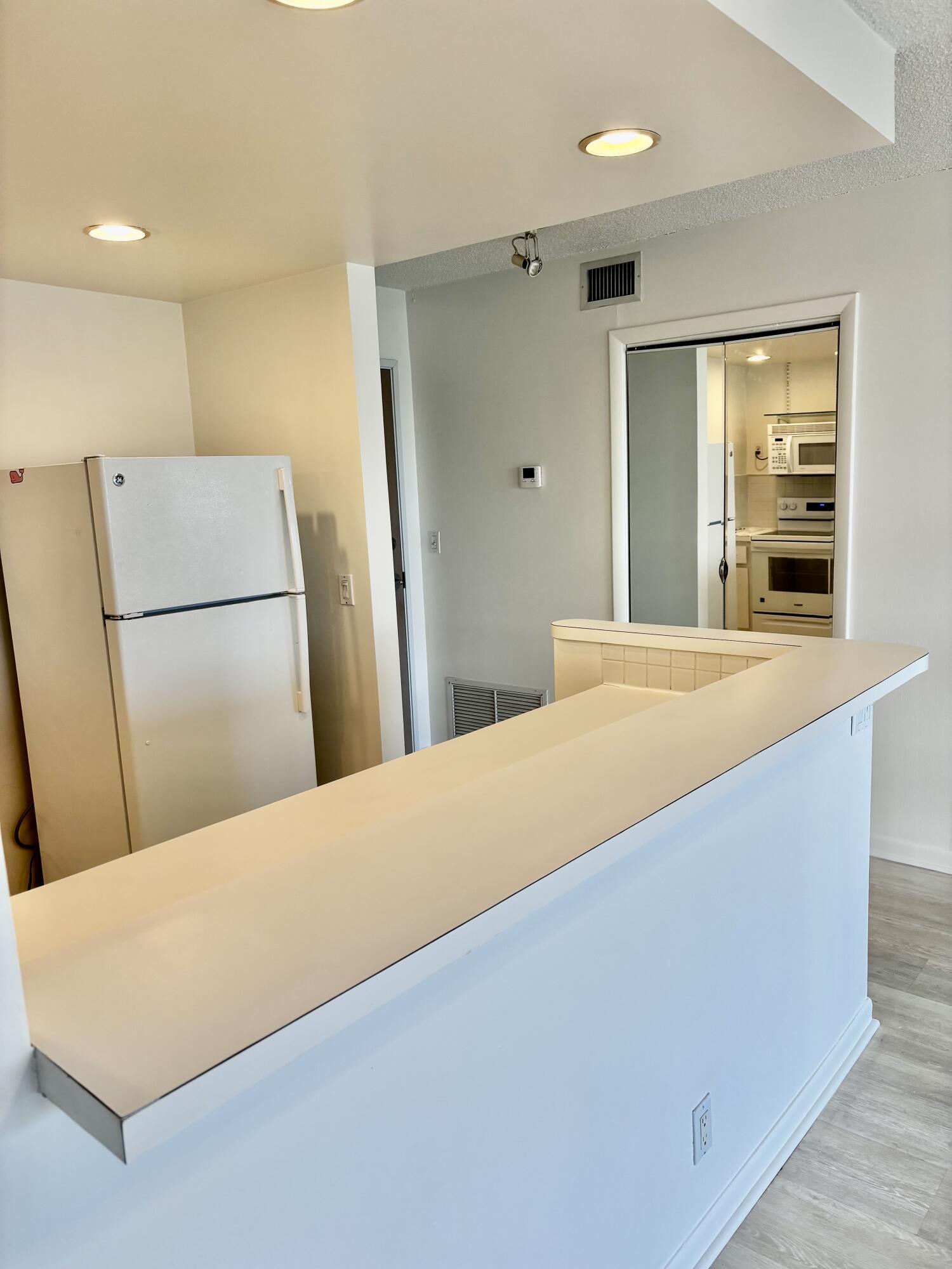 ESSEX TOWER CONDO - Residential Lease