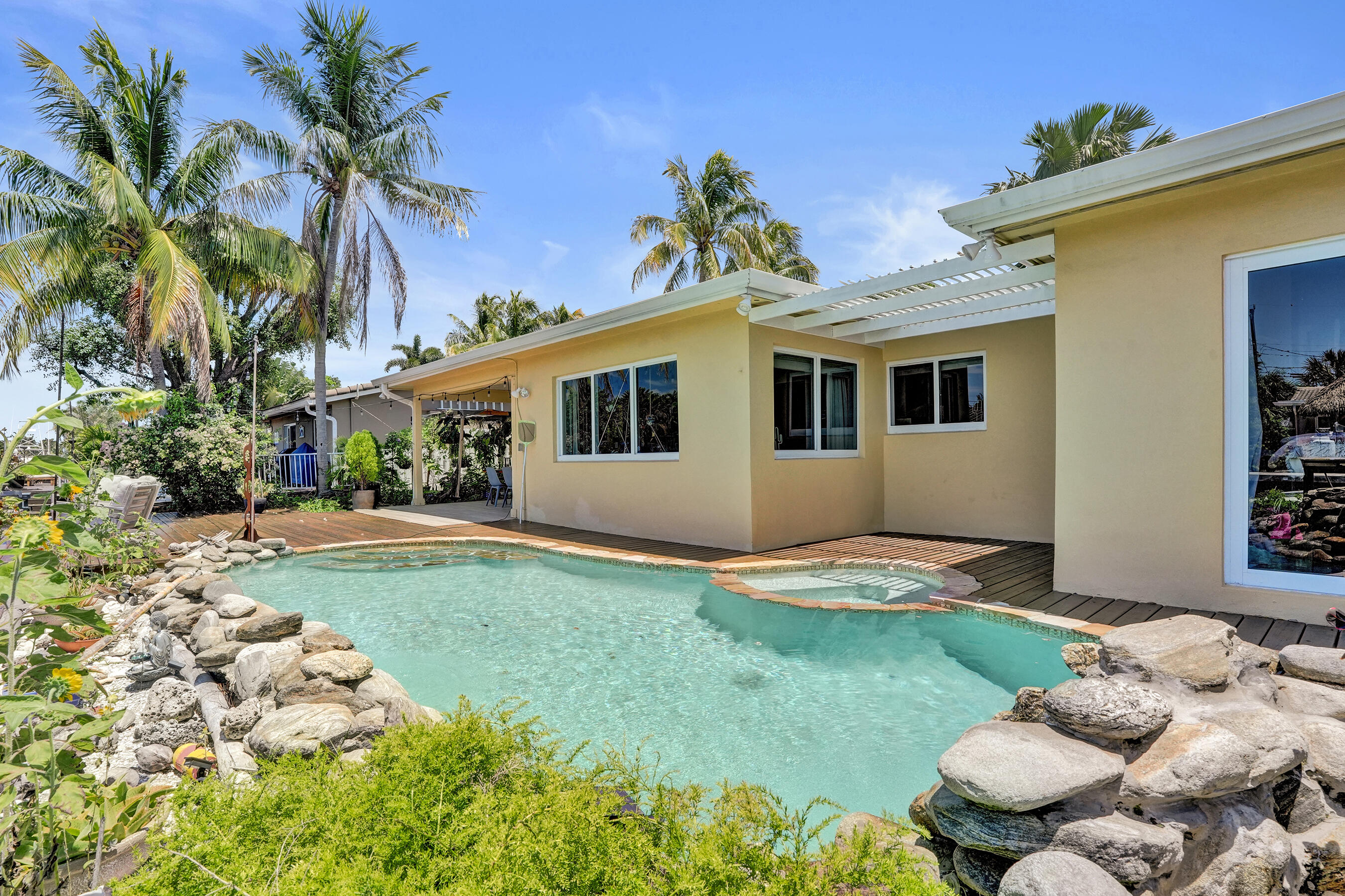 POMPANO SHORES SEC - Residential