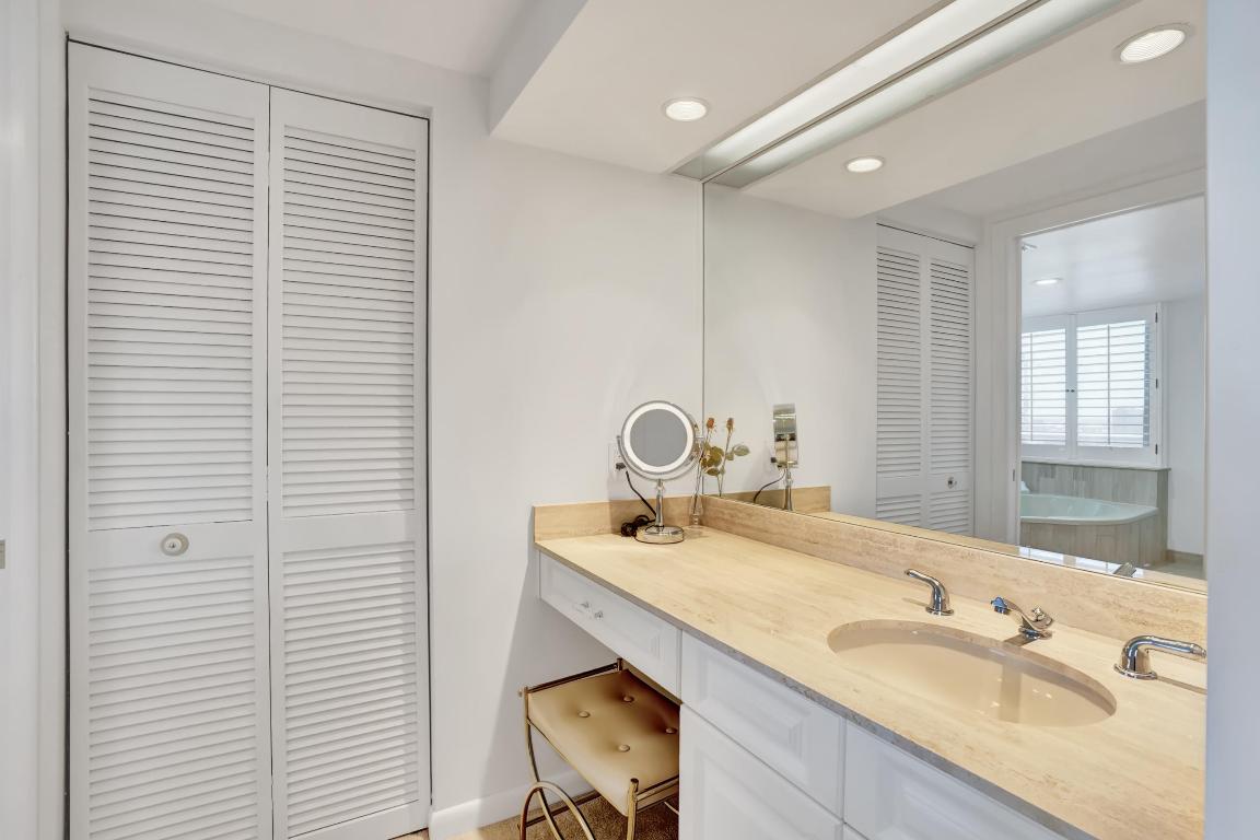 TRUMP PLAZA OF THE PALM BEACHES CONDO - Residential