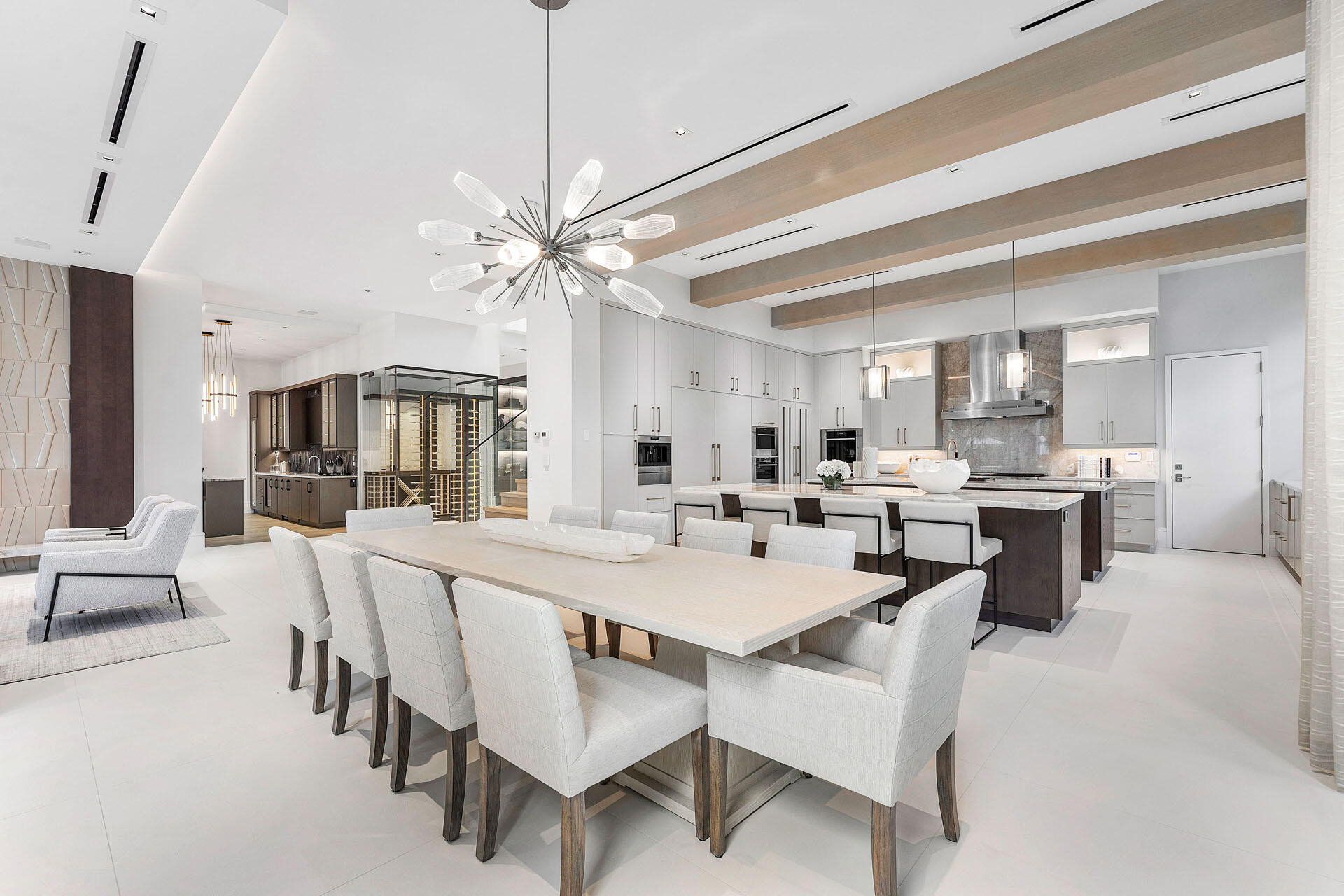 ROYAL PALM YACHT & COUNTRY CLUB - Residential