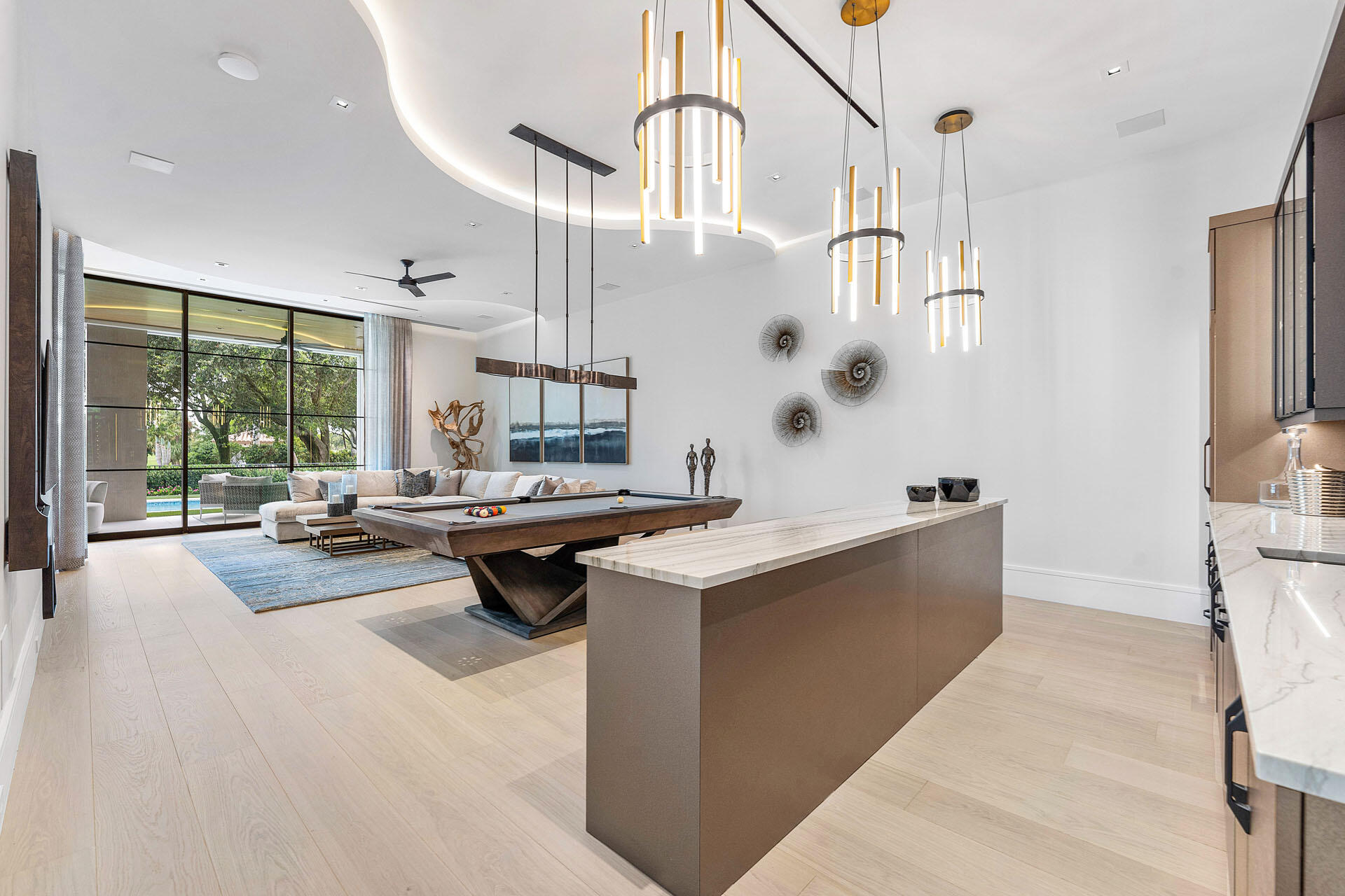 ROYAL PALM YACHT & COUNTRY CLUB - Residential