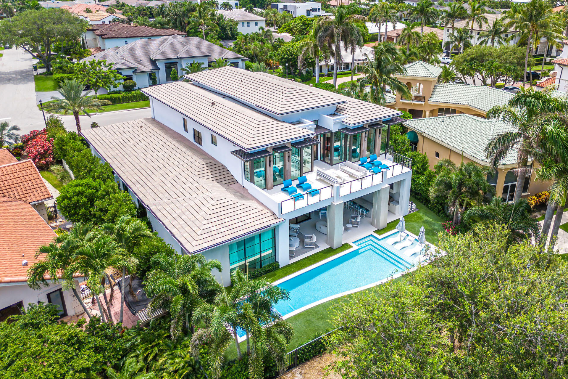 ROYAL PALM YACHT & COUNTRY CLUB - Residential