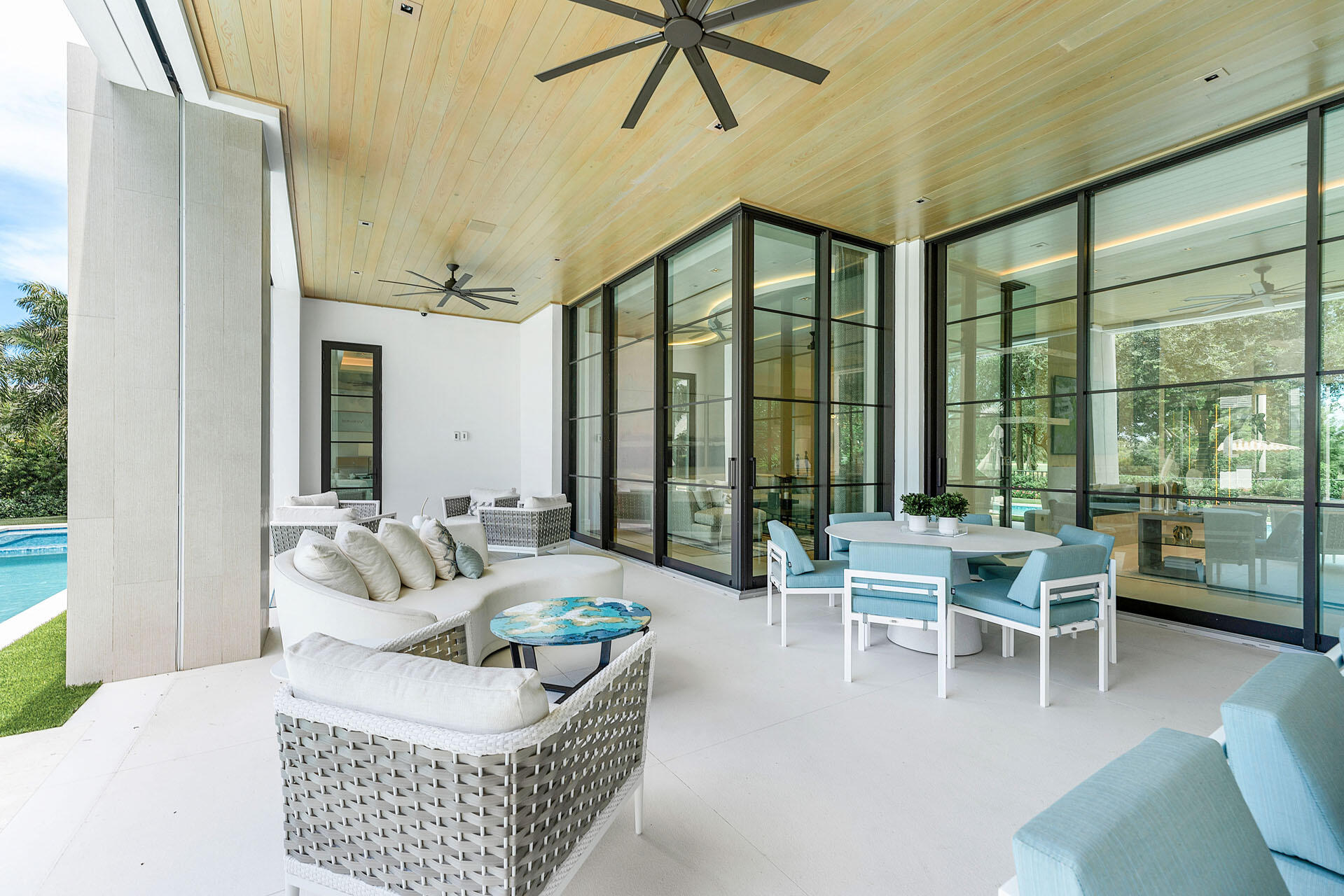 ROYAL PALM YACHT & COUNTRY CLUB - Residential