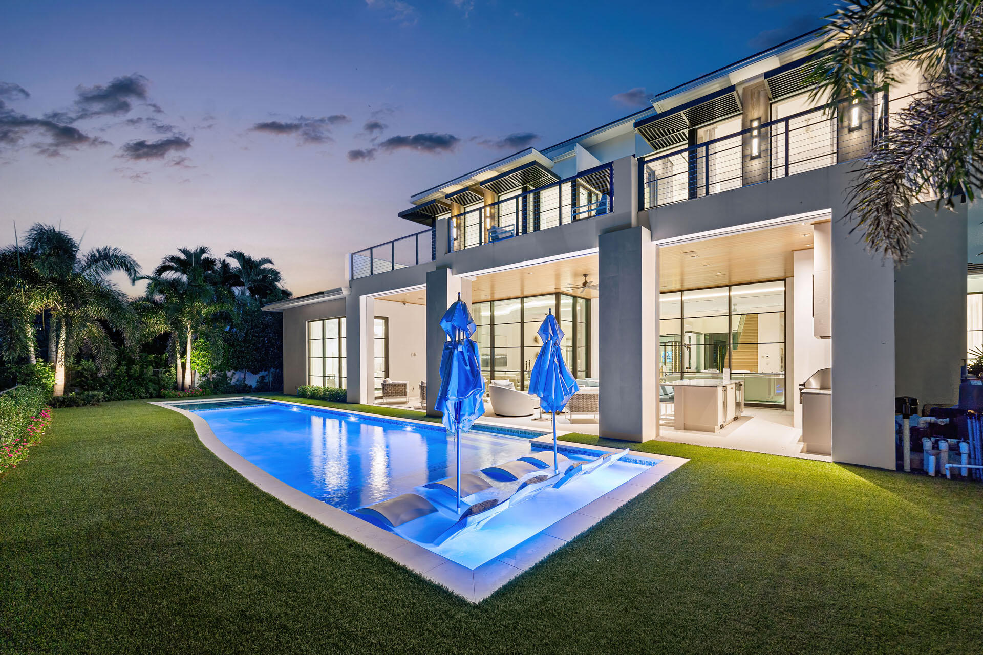 ROYAL PALM YACHT & COUNTRY CLUB - Residential