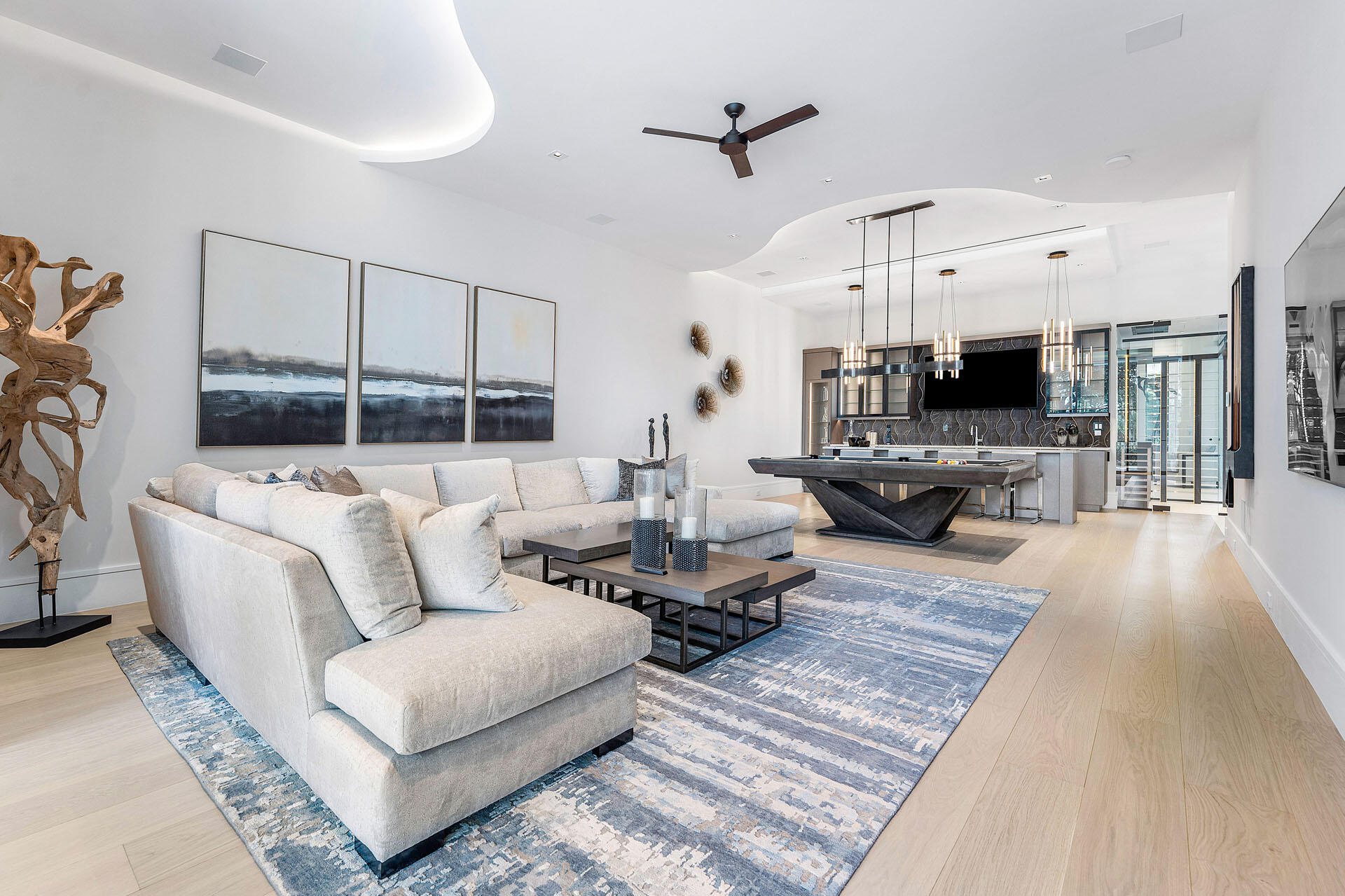 ROYAL PALM YACHT & COUNTRY CLUB - Residential