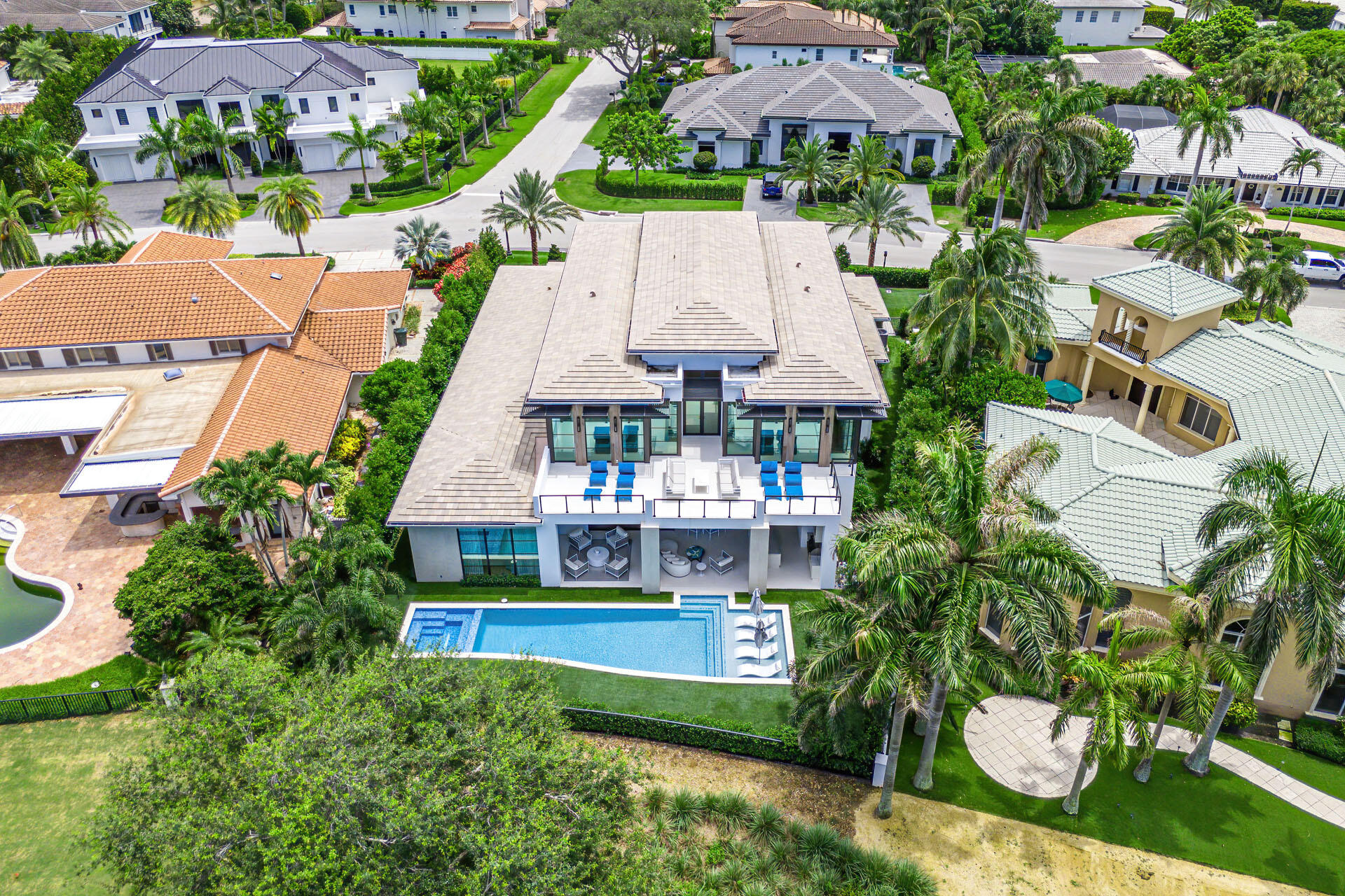 ROYAL PALM YACHT & COUNTRY CLUB - Residential