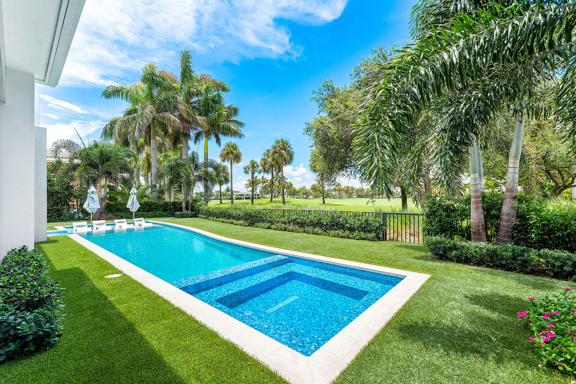 ROYAL PALM YACHT & COUNTRY CLUB - Residential
