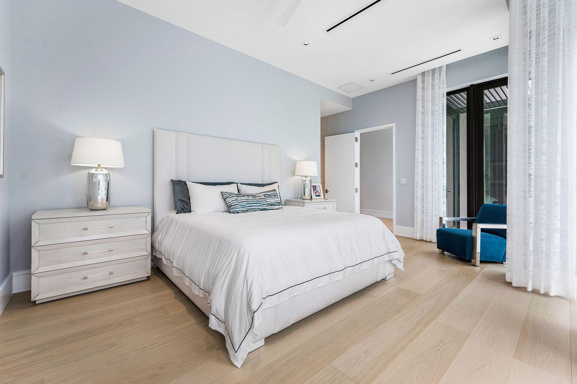 ROYAL PALM YACHT & COUNTRY CLUB - Residential