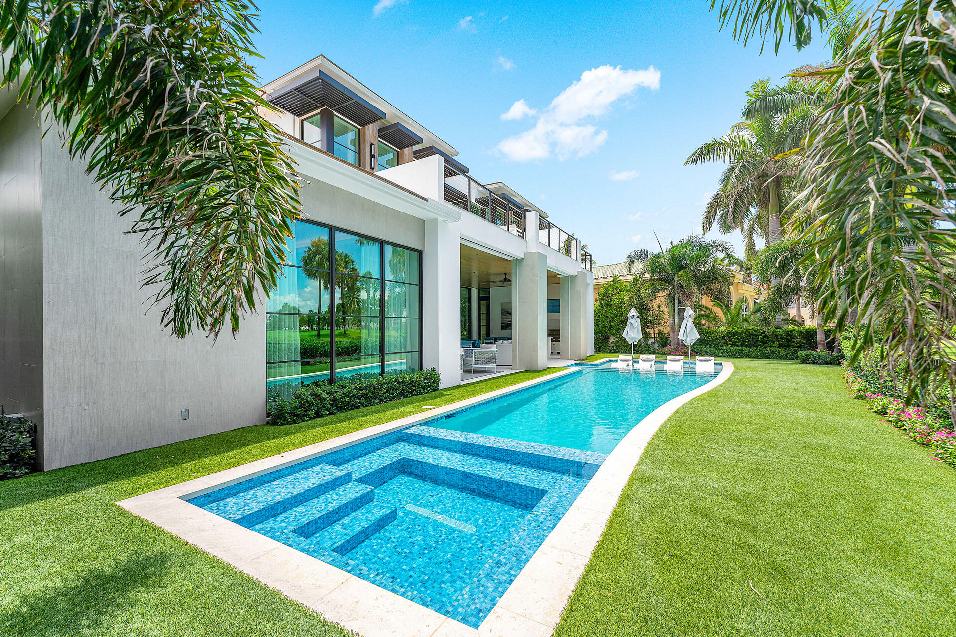ROYAL PALM YACHT & COUNTRY CLUB - Residential