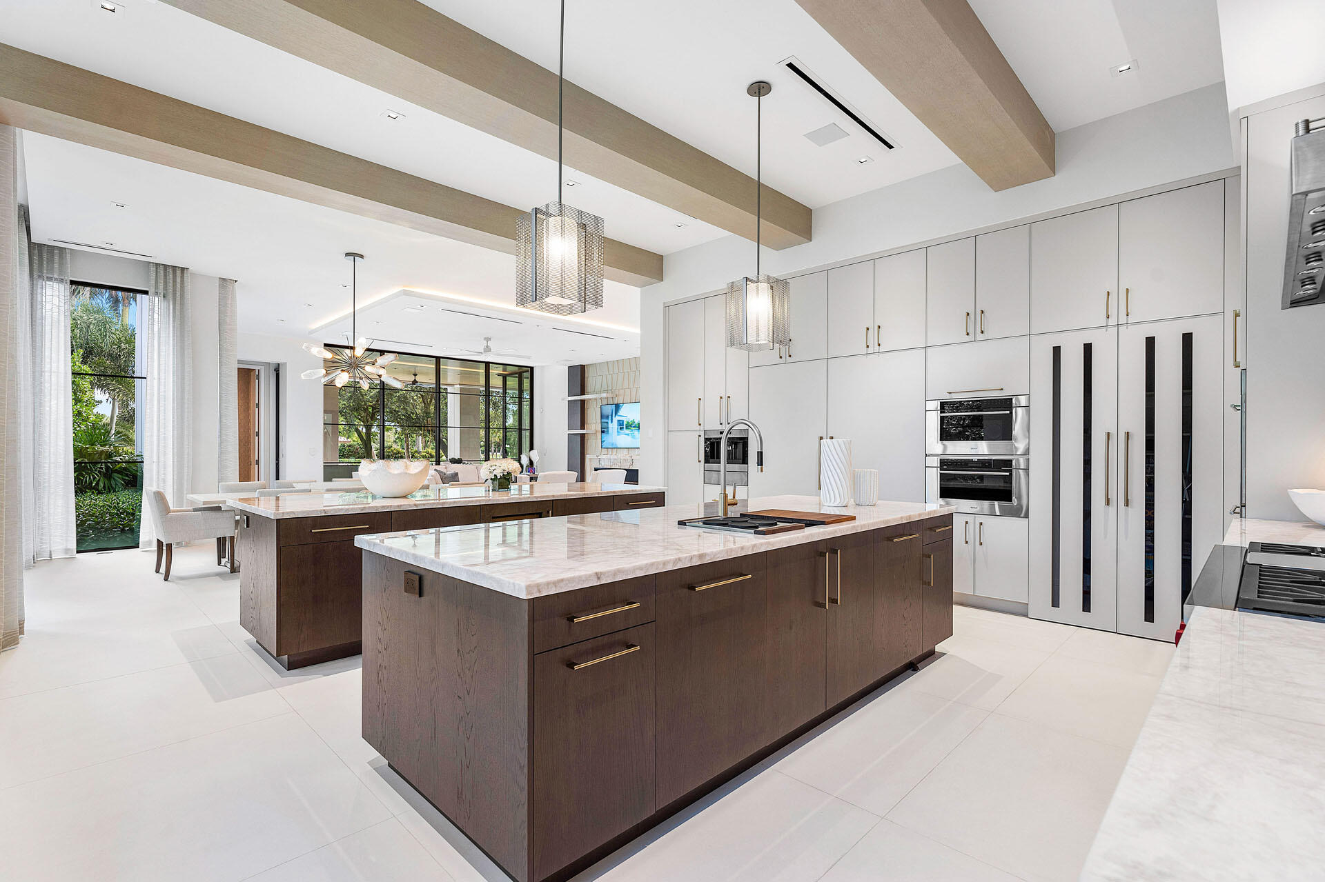 ROYAL PALM YACHT & COUNTRY CLUB - Residential