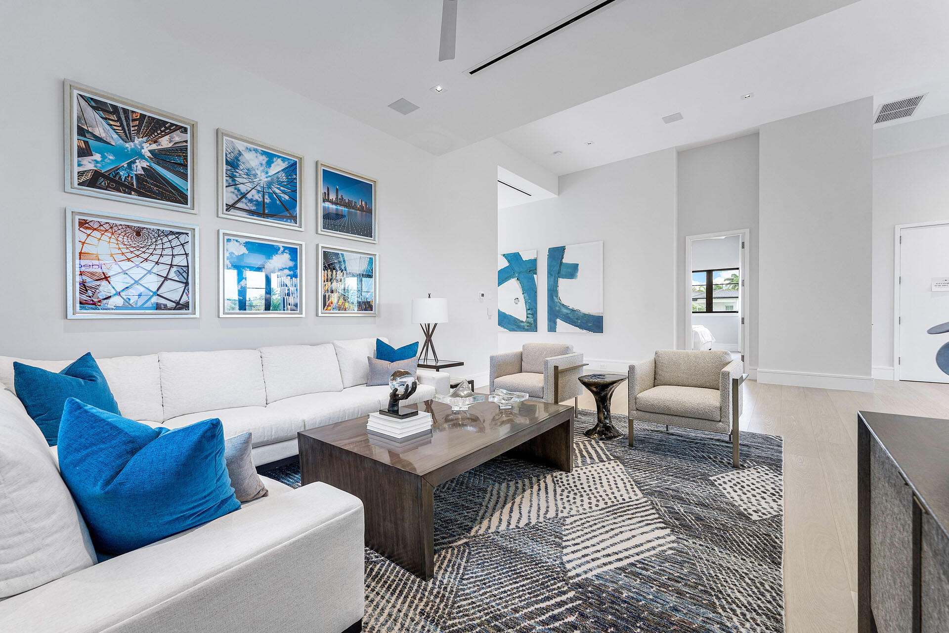 ROYAL PALM YACHT & COUNTRY CLUB - Residential