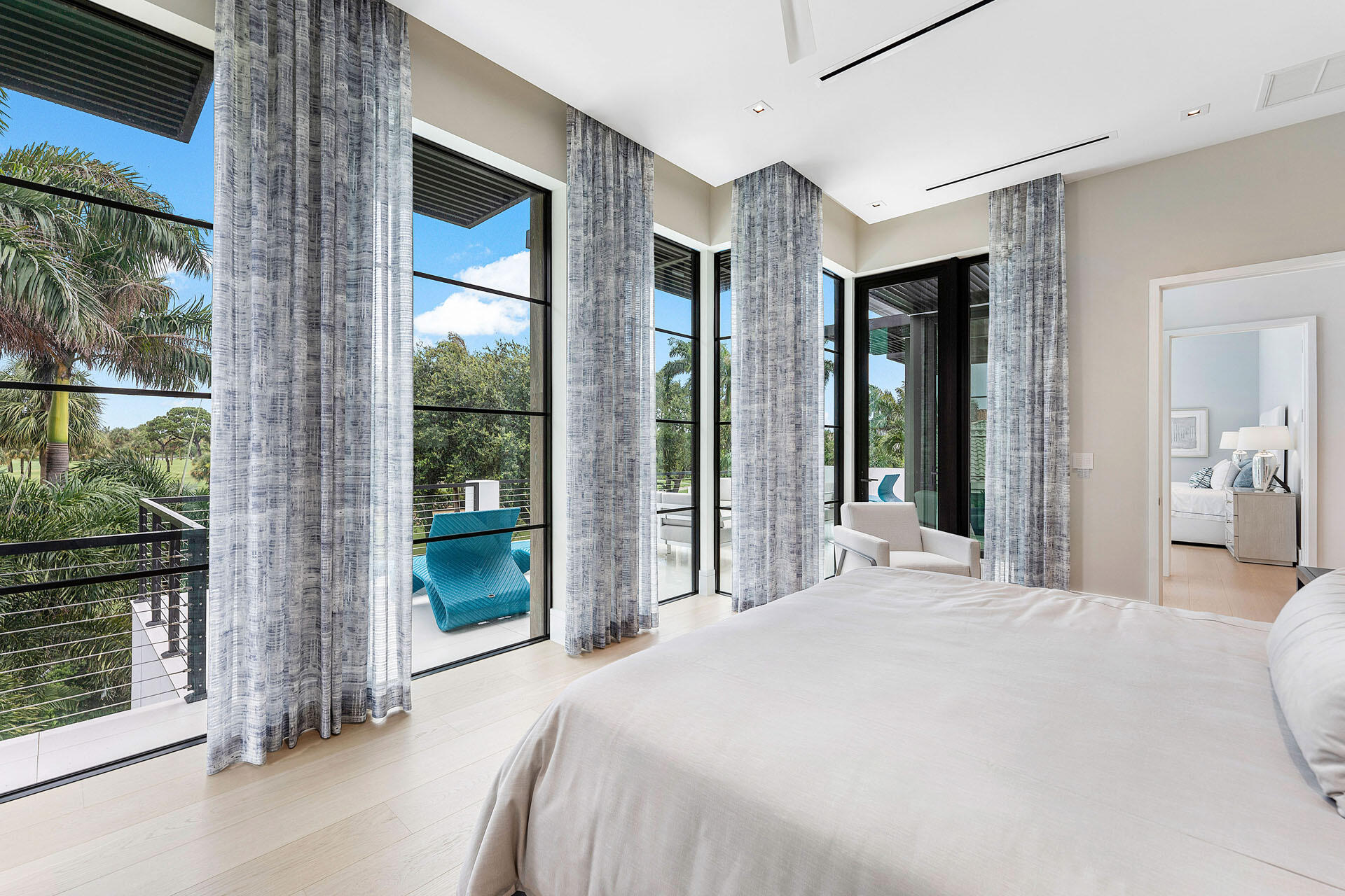 ROYAL PALM YACHT & COUNTRY CLUB - Residential