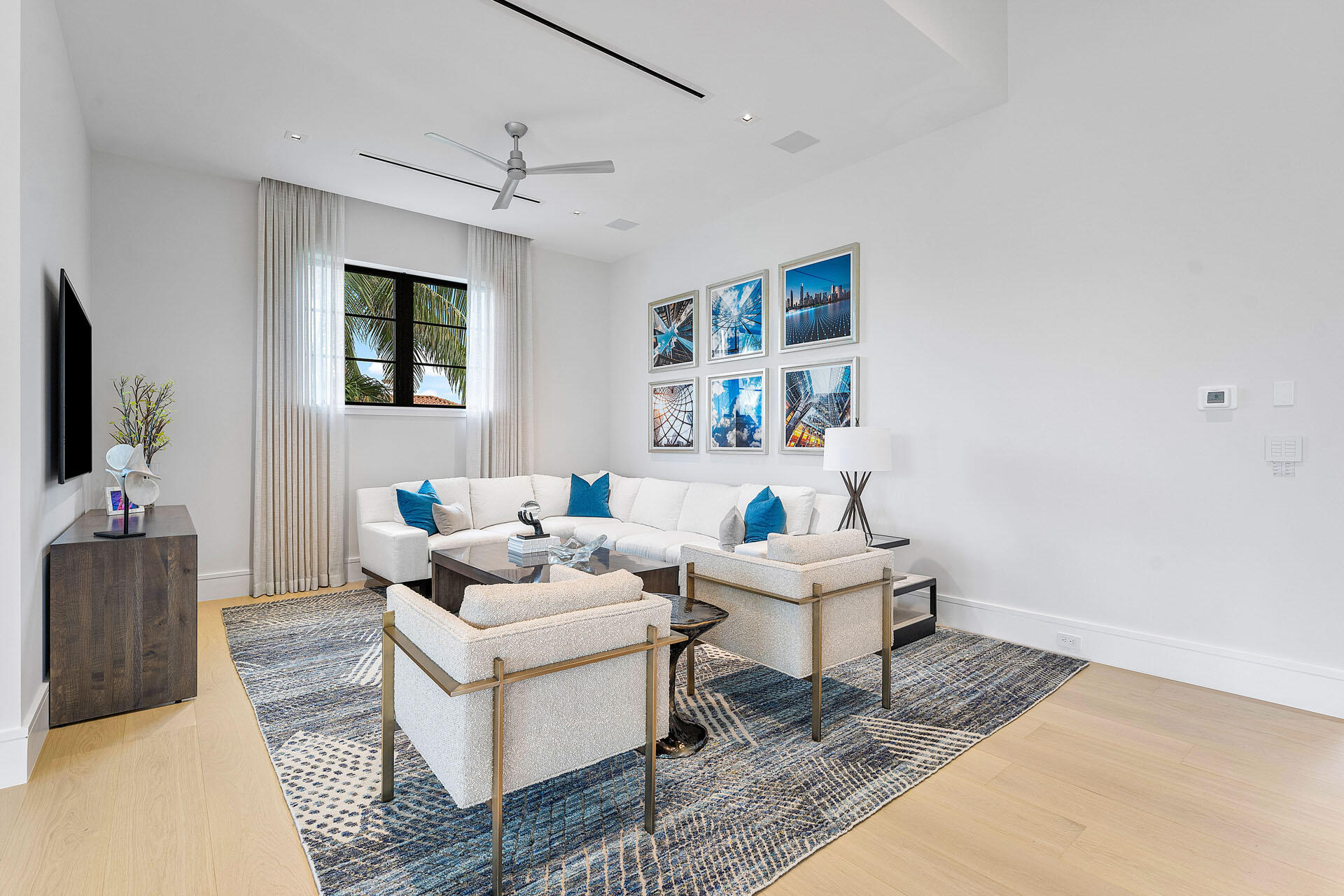 ROYAL PALM YACHT & COUNTRY CLUB - Residential