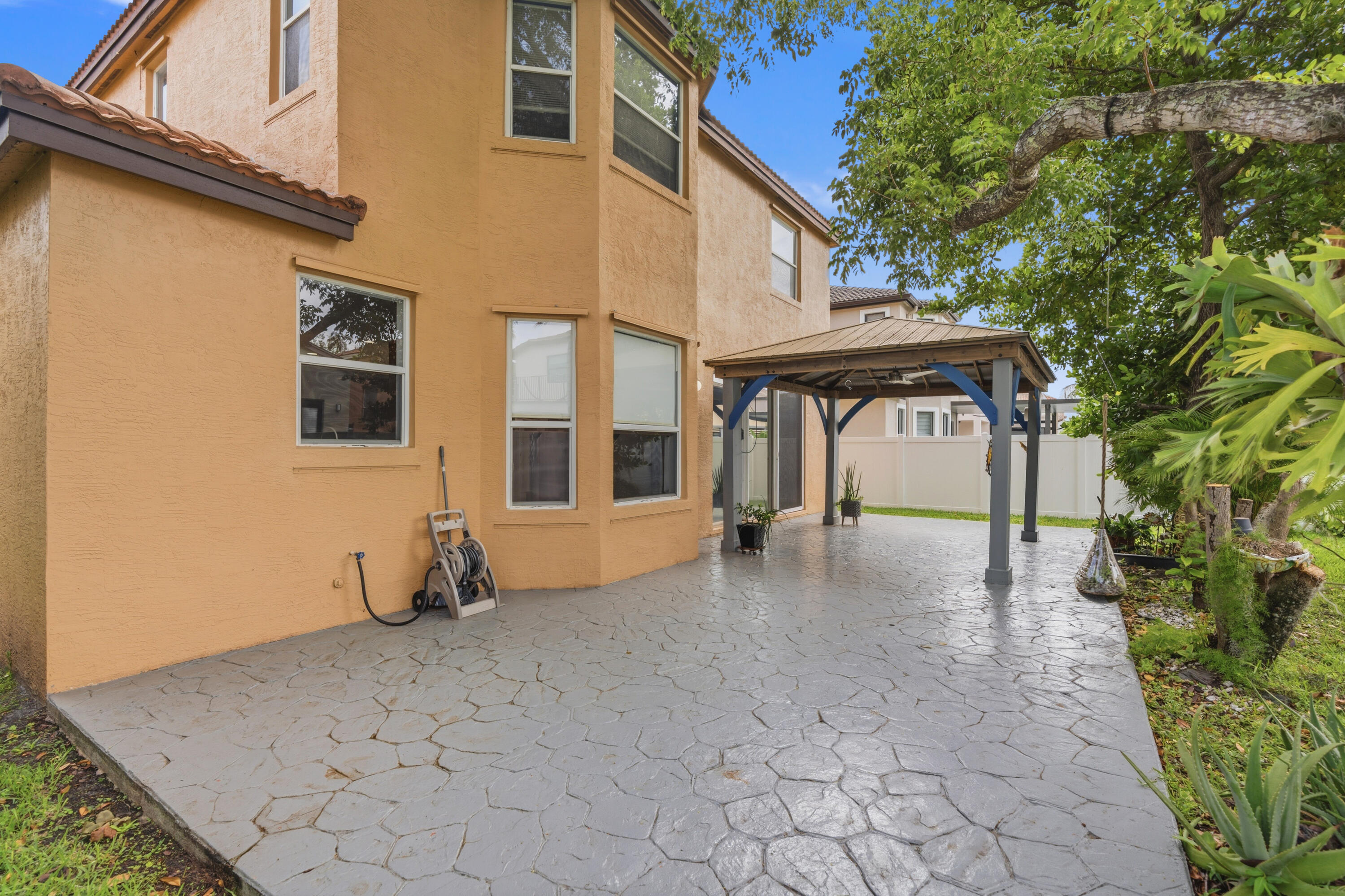 RIVIERA ISLES II - Residential