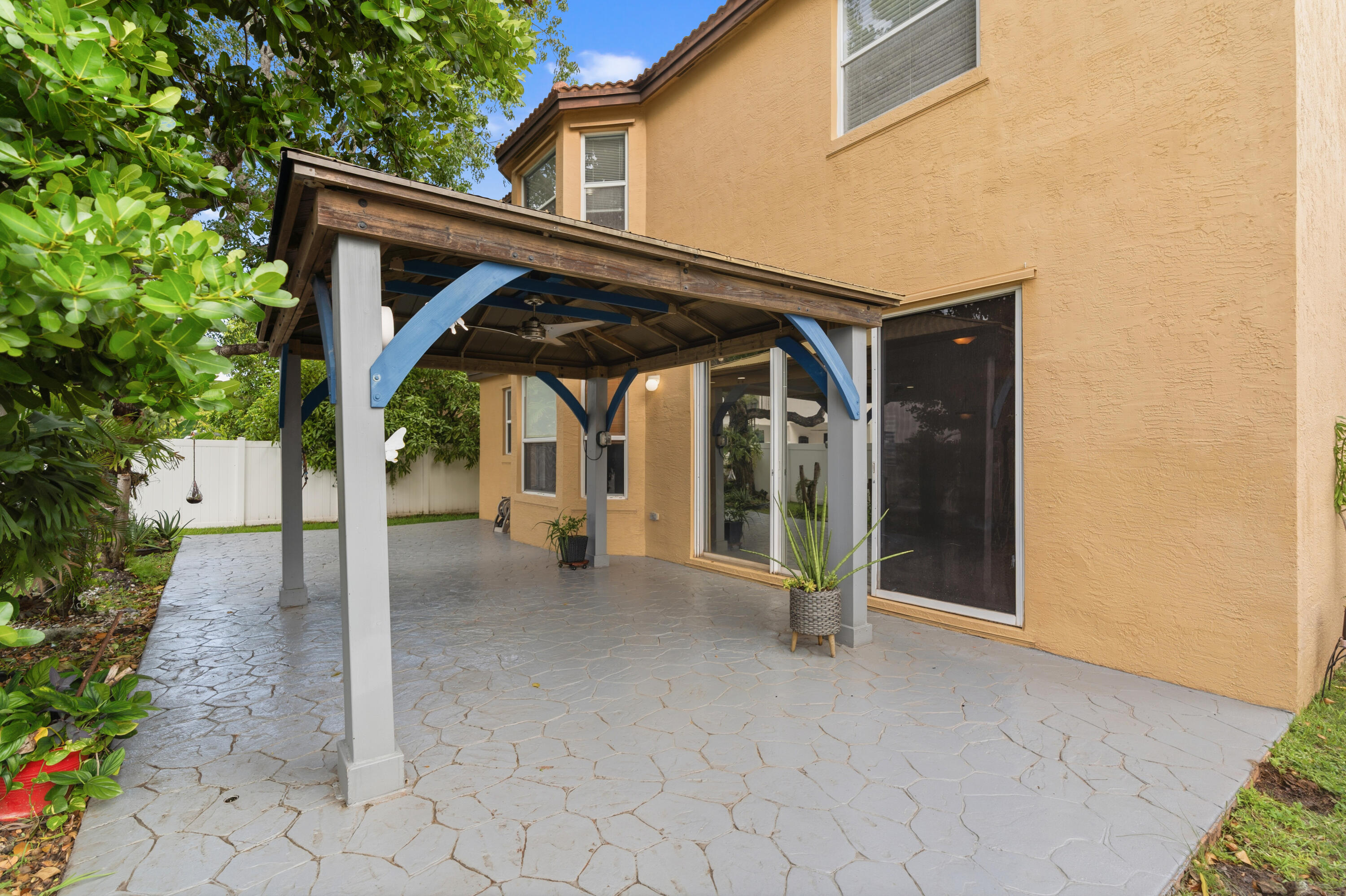 RIVIERA ISLES II - Residential