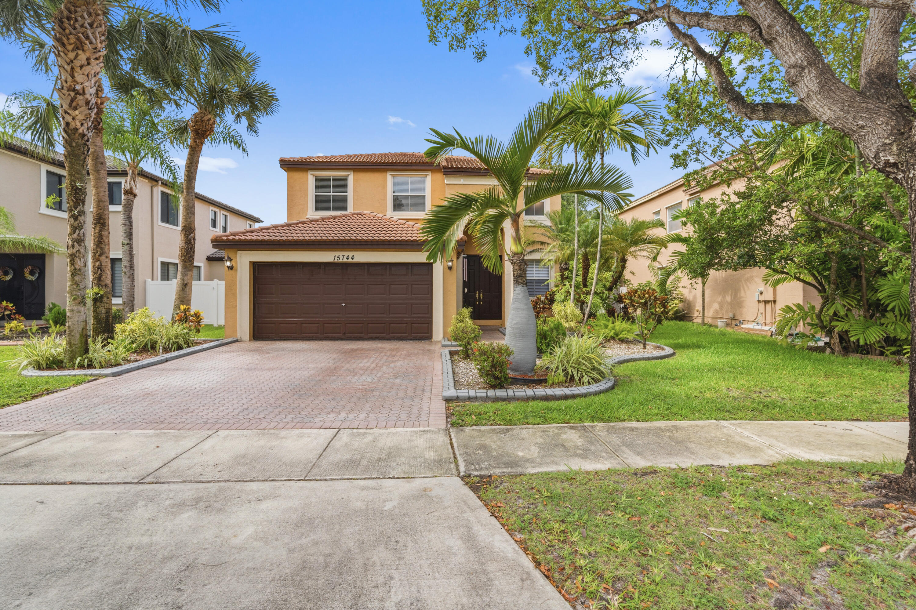 Bright and spacious 4-bedroom, 2.5-bath home with a 2-car garage. Features tile flooring throughout the first floor, new A/C unit and water heater, a large primary suite, and plenty of living space. Enjoy access to a beautiful clubhouse and a convenient location close to major highways, shopping centers, restaurants, and hospitals.