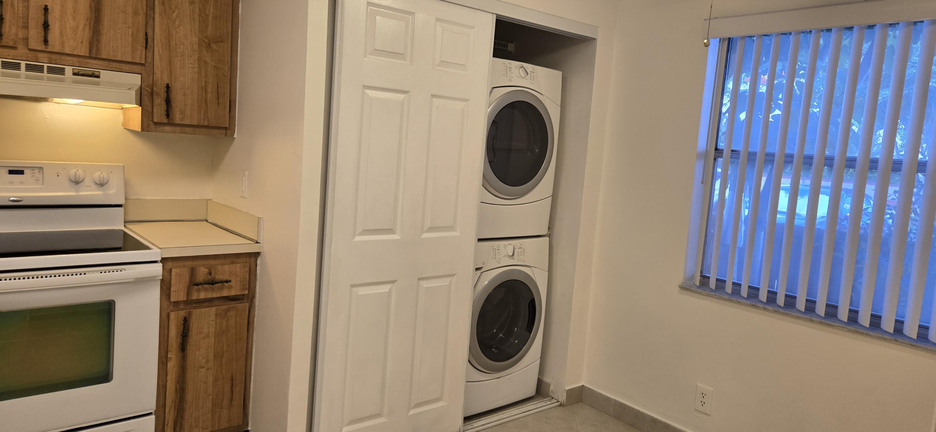 PALM LAKES CONDO - Residential Lease