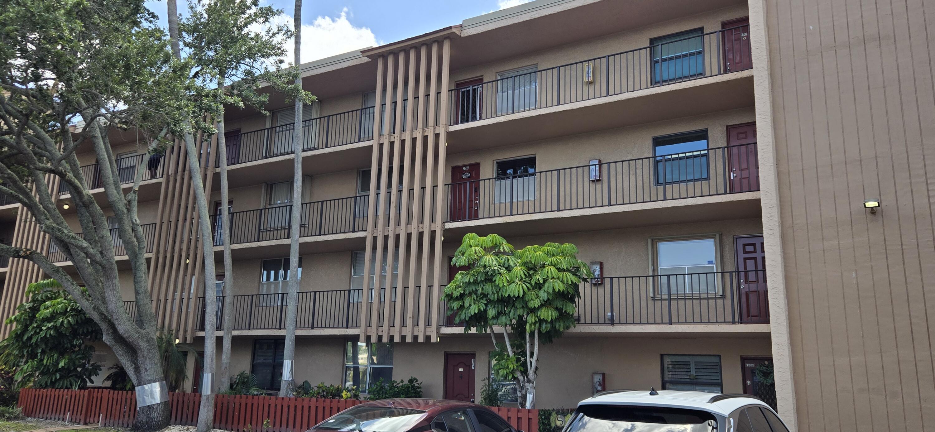 PALM LAKES CONDO - Residential Lease