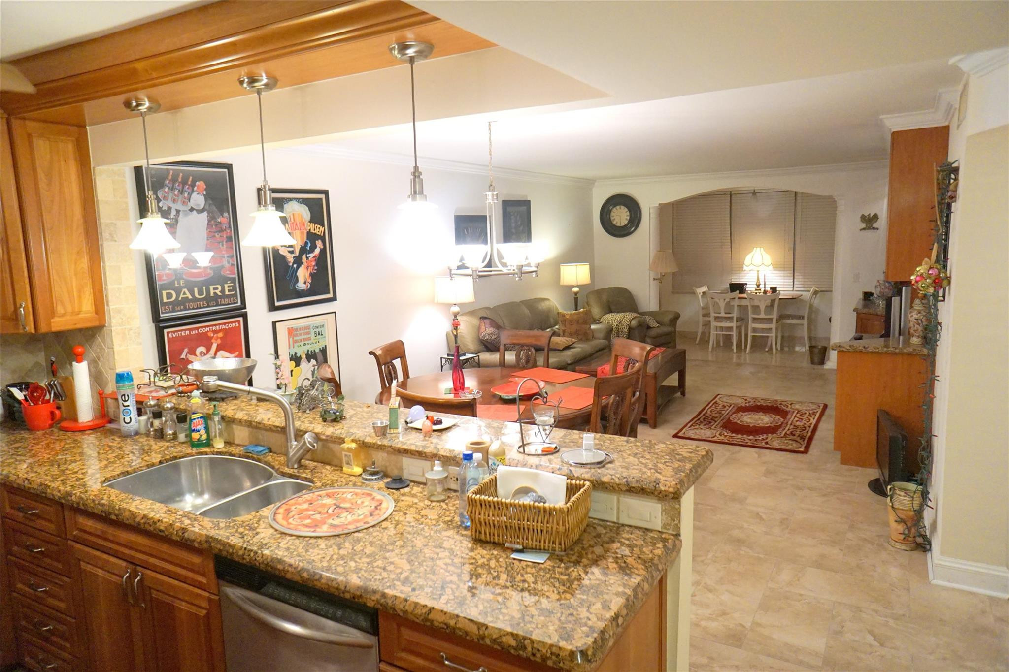 SOMERSET NO FIVE CONDO - Residential