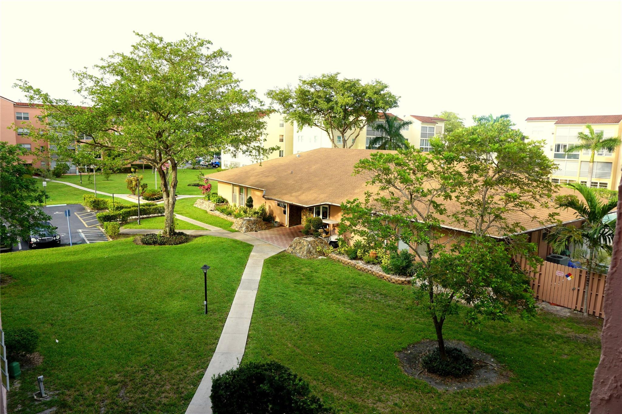 SOMERSET NO FIVE CONDO - Residential