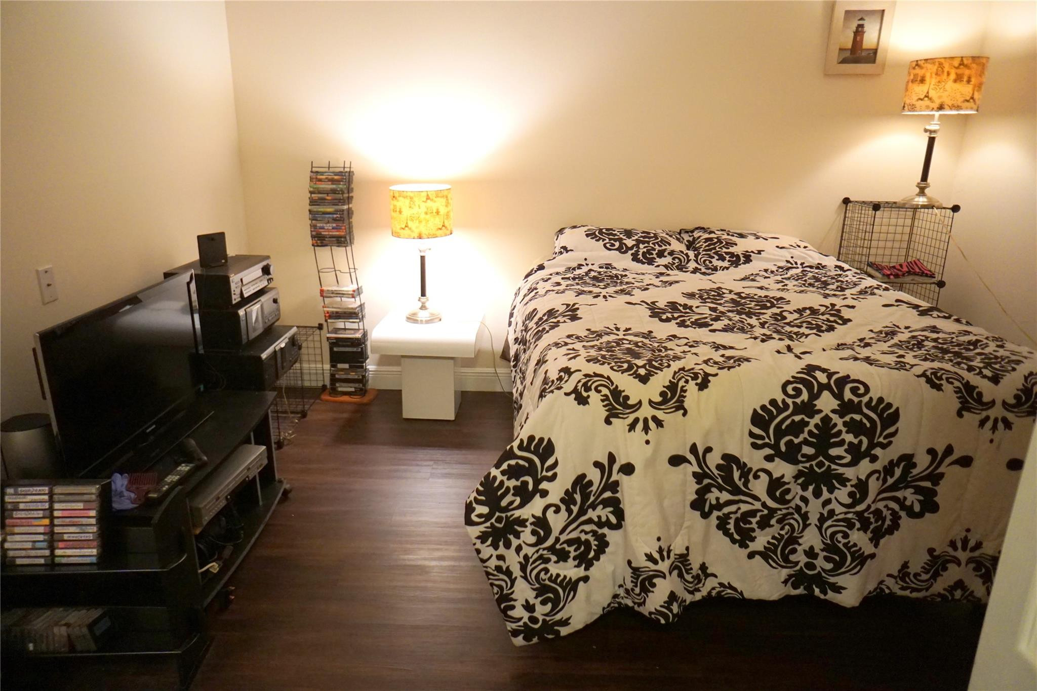 SOMERSET NO FIVE CONDO - Residential