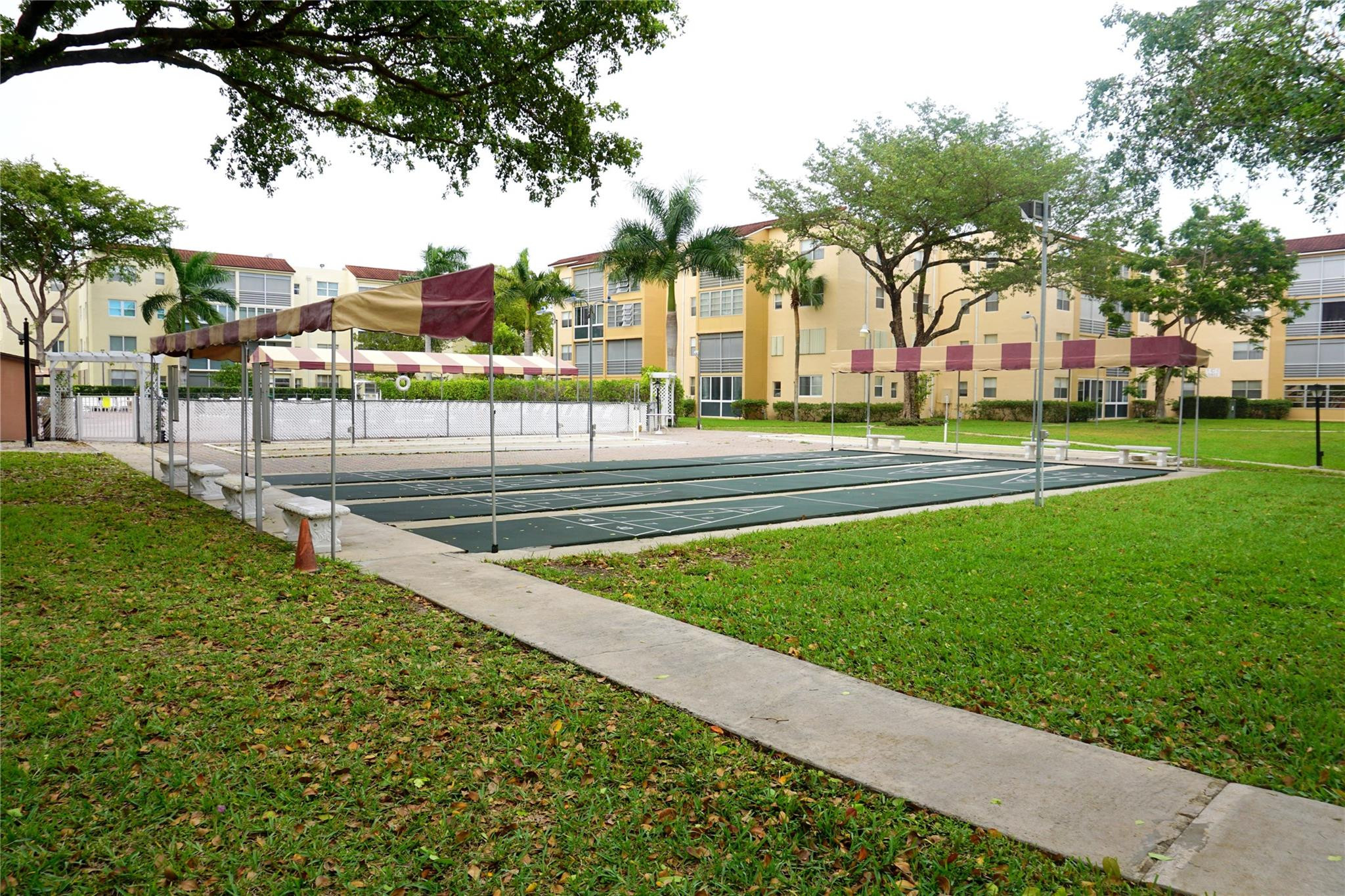 SOMERSET NO FIVE CONDO - Residential