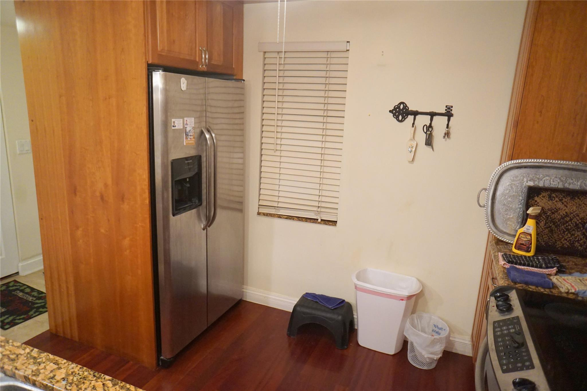 SOMERSET NO FIVE CONDO - Residential