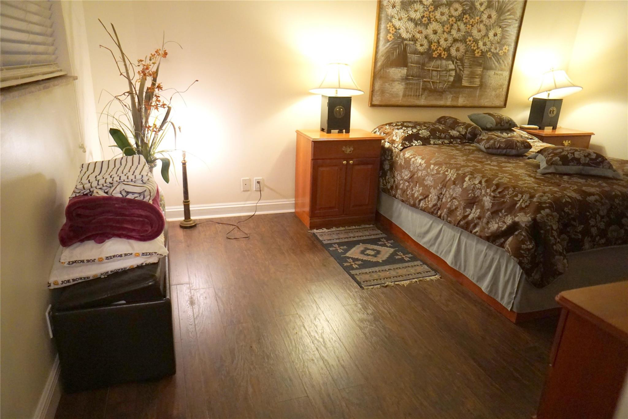 SOMERSET NO FIVE CONDO - Residential