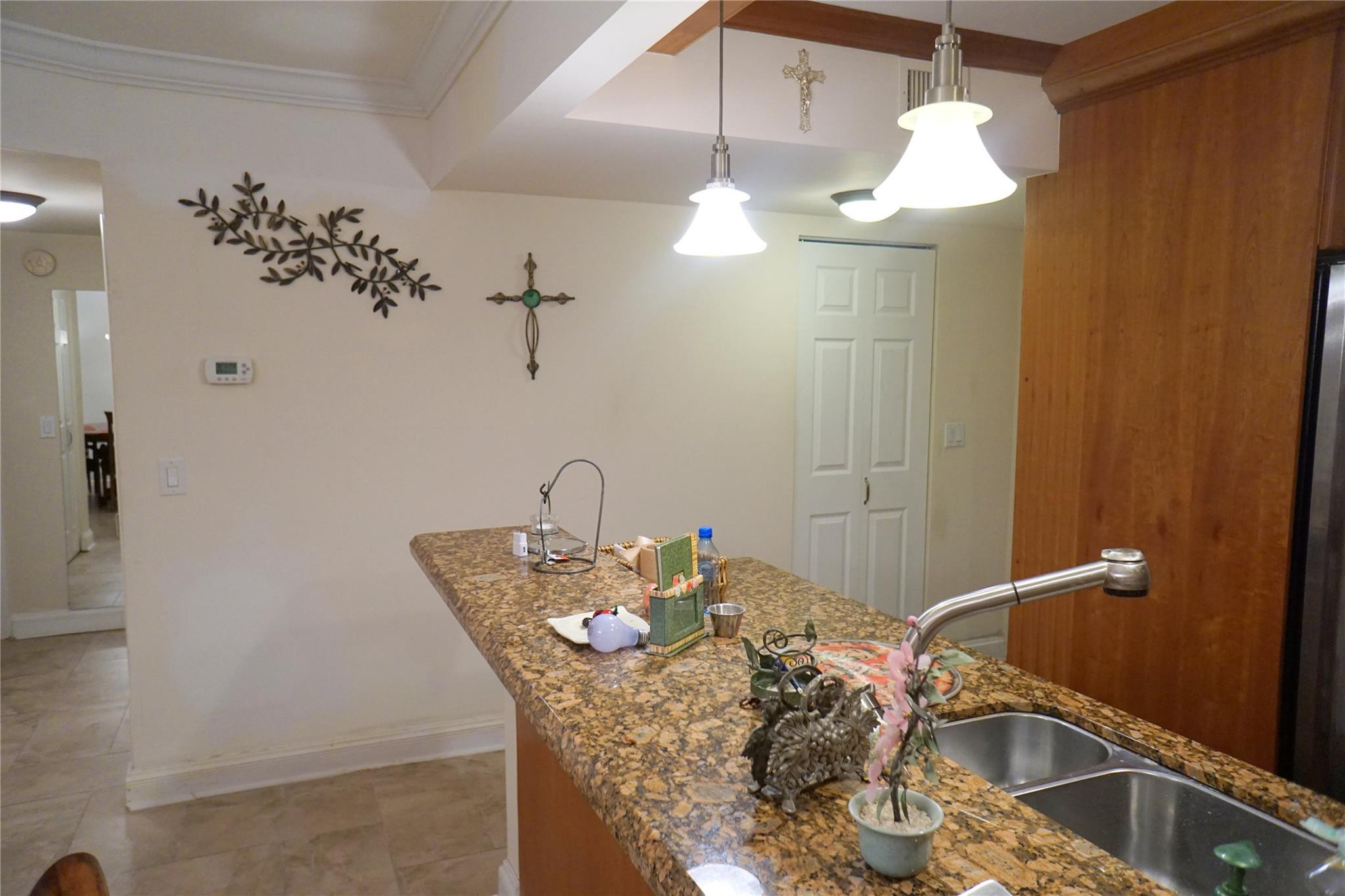 SOMERSET NO FIVE CONDO - Residential