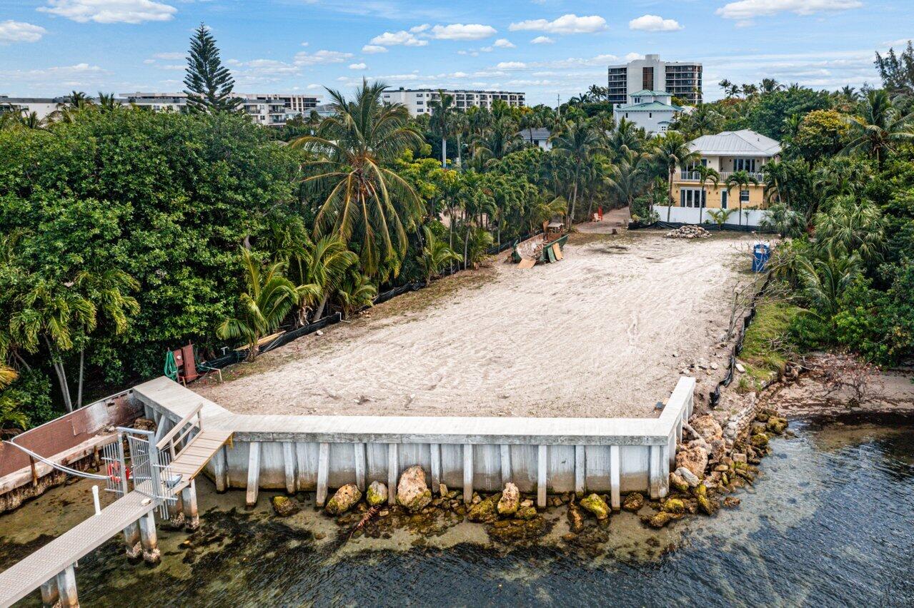 MANATEE POINTE AT LAGO MAR CONDO - Residential