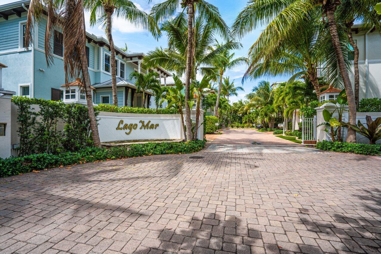 MANATEE POINTE AT LAGO MAR CONDO - Residential
